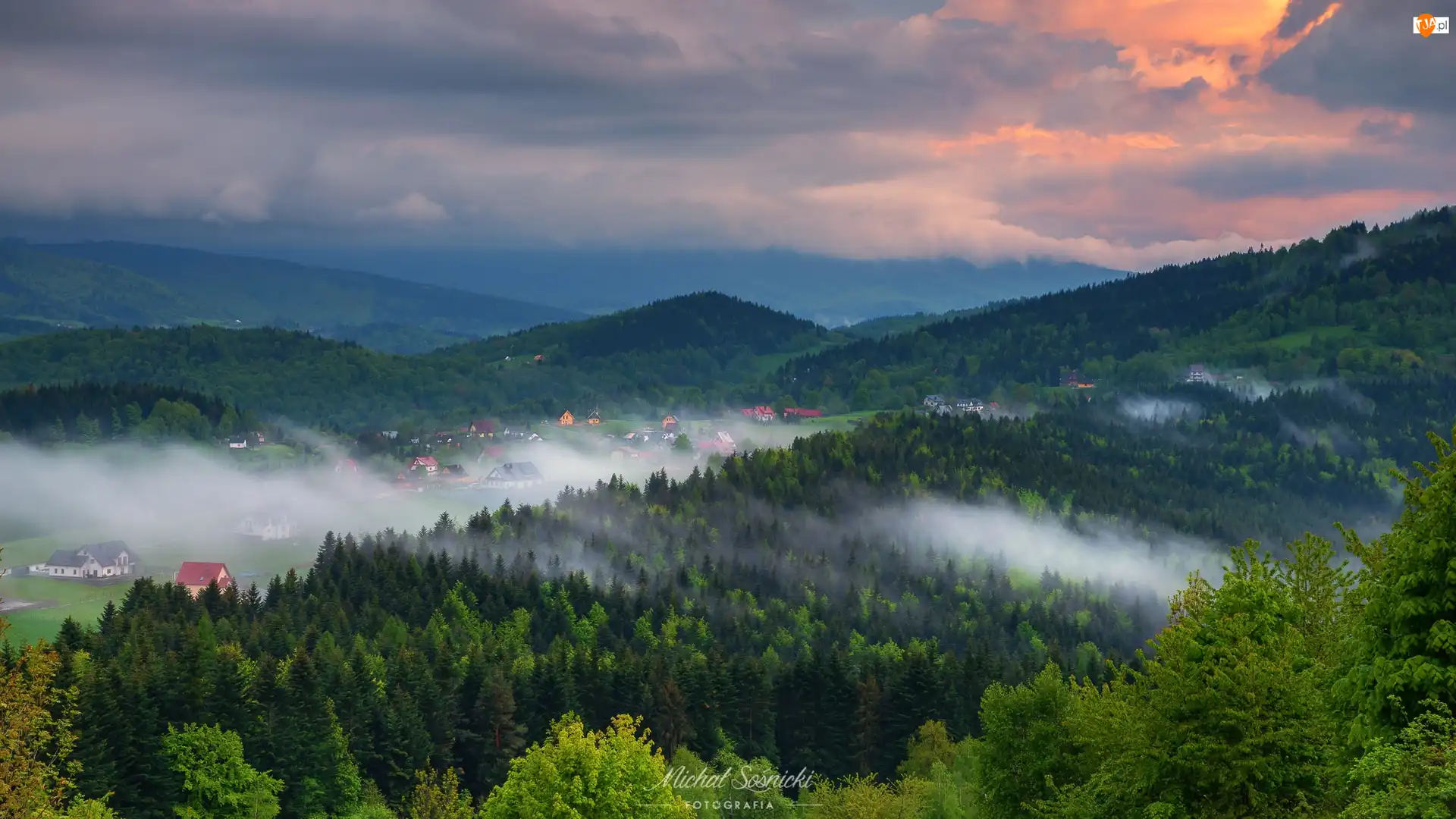 Polska, Góry, Beskidy, Domy, Drzewa, Wschód słońca, Las, Wzgórza, Mgła, Zawoja