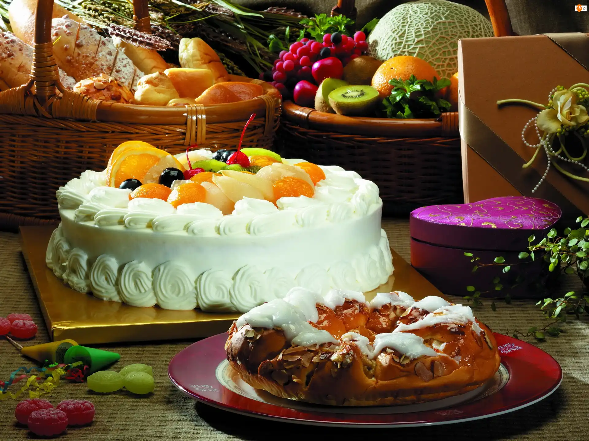 Tort, Ciasta, Owoce, Pieczywo