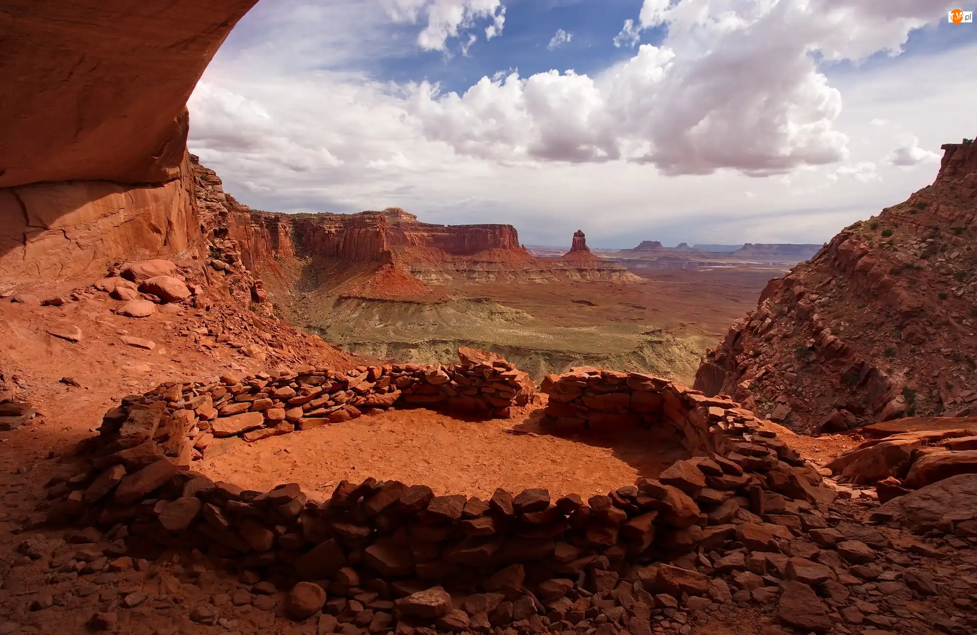 Stan Utah, Stany Zjednoczone, Kamienny krąg False Kiva, Skały, Park Narodowy Canyonlands, Kanion