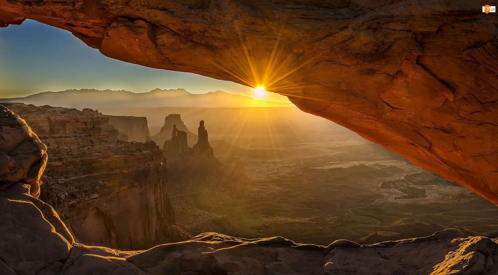 Park Narodowy Arches, Zachód słońca, Stan Utah, Stany Zjednoczone, Kanion