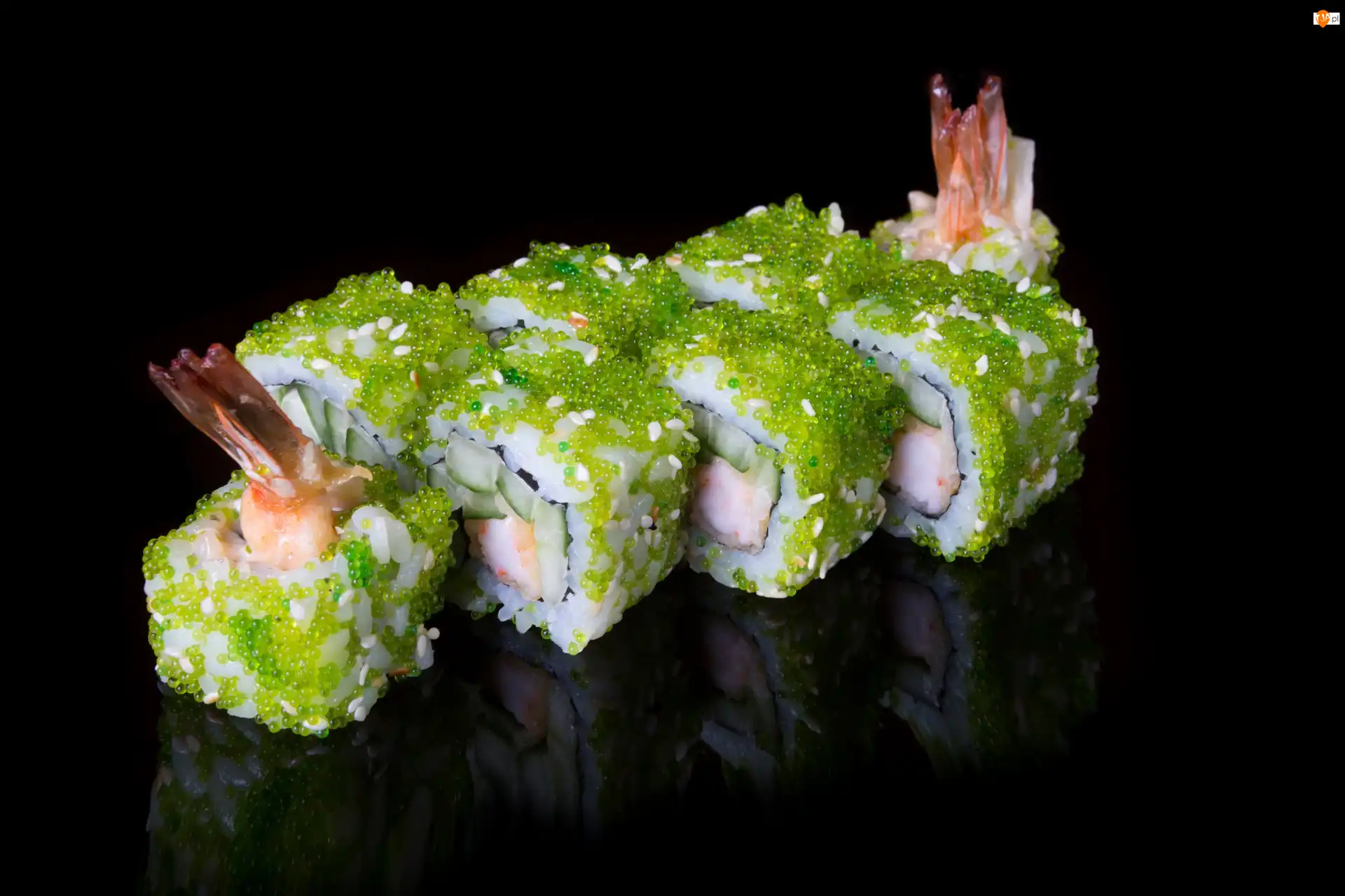 Czarne, Sushi, Tło