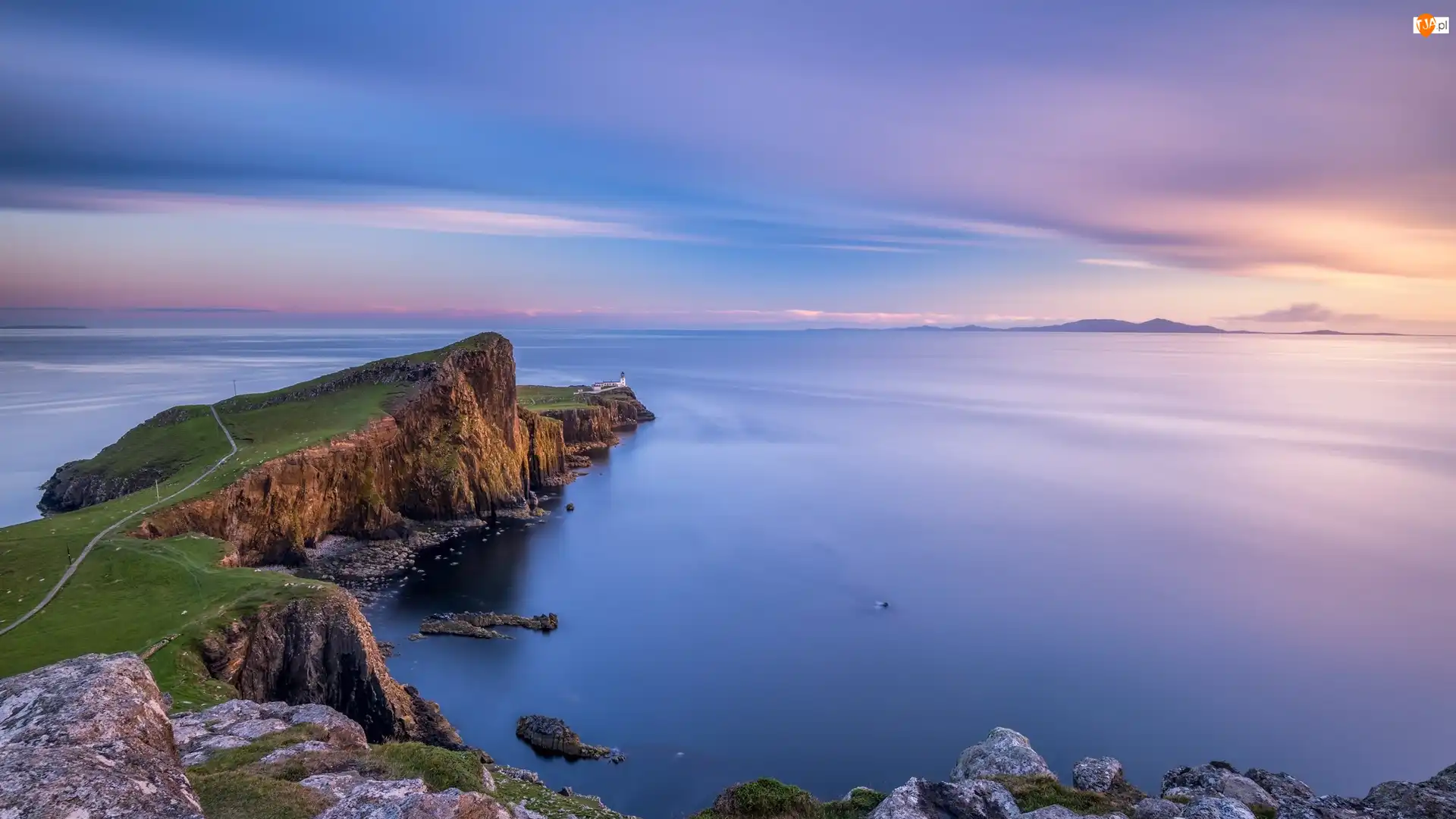 Szkocja, Wybrzeże, Wyspa Skye, Neist Point Lighthouse, Półwysep Duirinish, Klif, Skały, Morze Szkockie, Latarnia morska