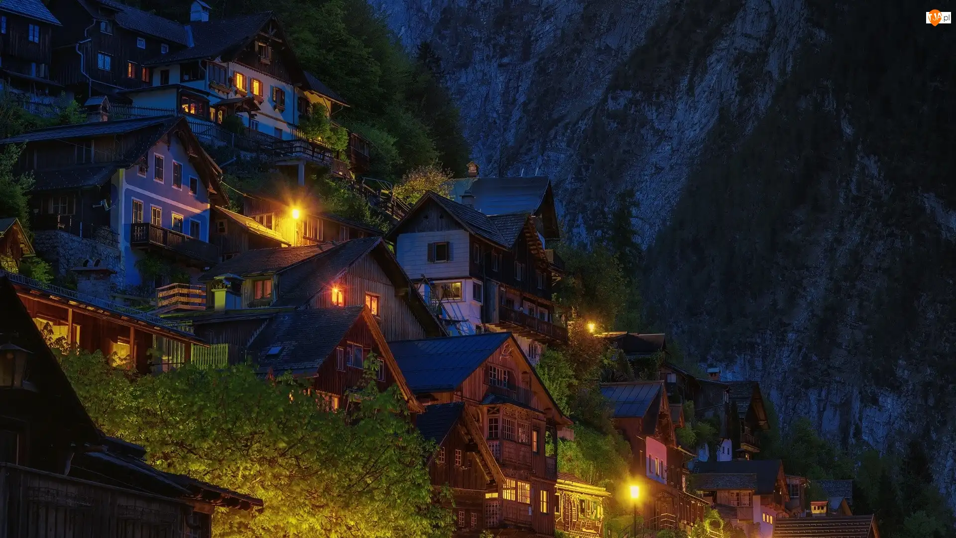 Góry, Alpy Salzburskie, Domy, Austria, Noc, Światła, Miasteczko Hallstatt