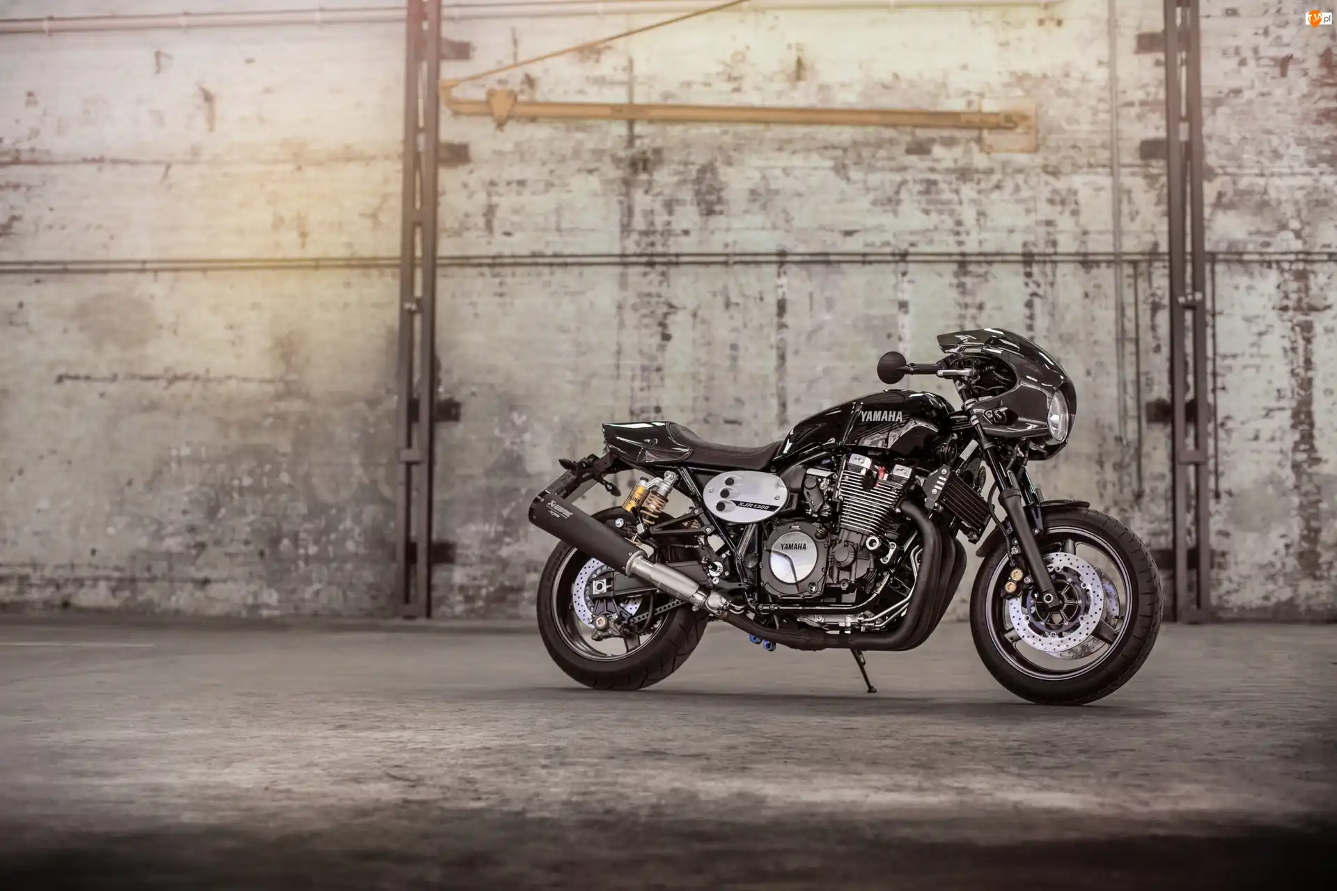 Motocykl, Yamaha XJR1300 Racer, 2015
