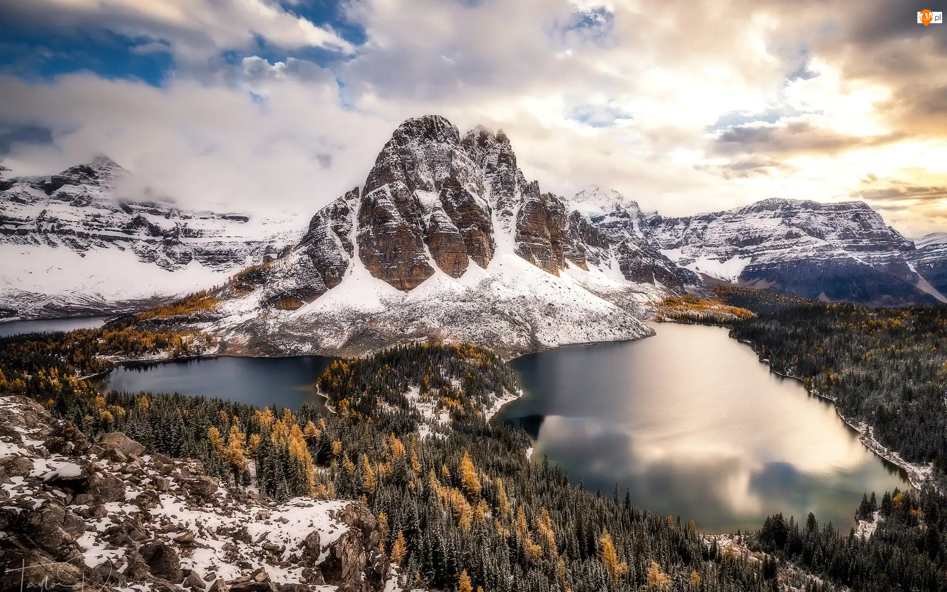 Kanada, Sunburst Lake, Drzewa, Cerulean Lake, Ośnieżone, Park Prowincjonalny Mount Assiniboine, Góra Mount Assiniboine, Góry, Jeziora, Kolumbia Brytyjska