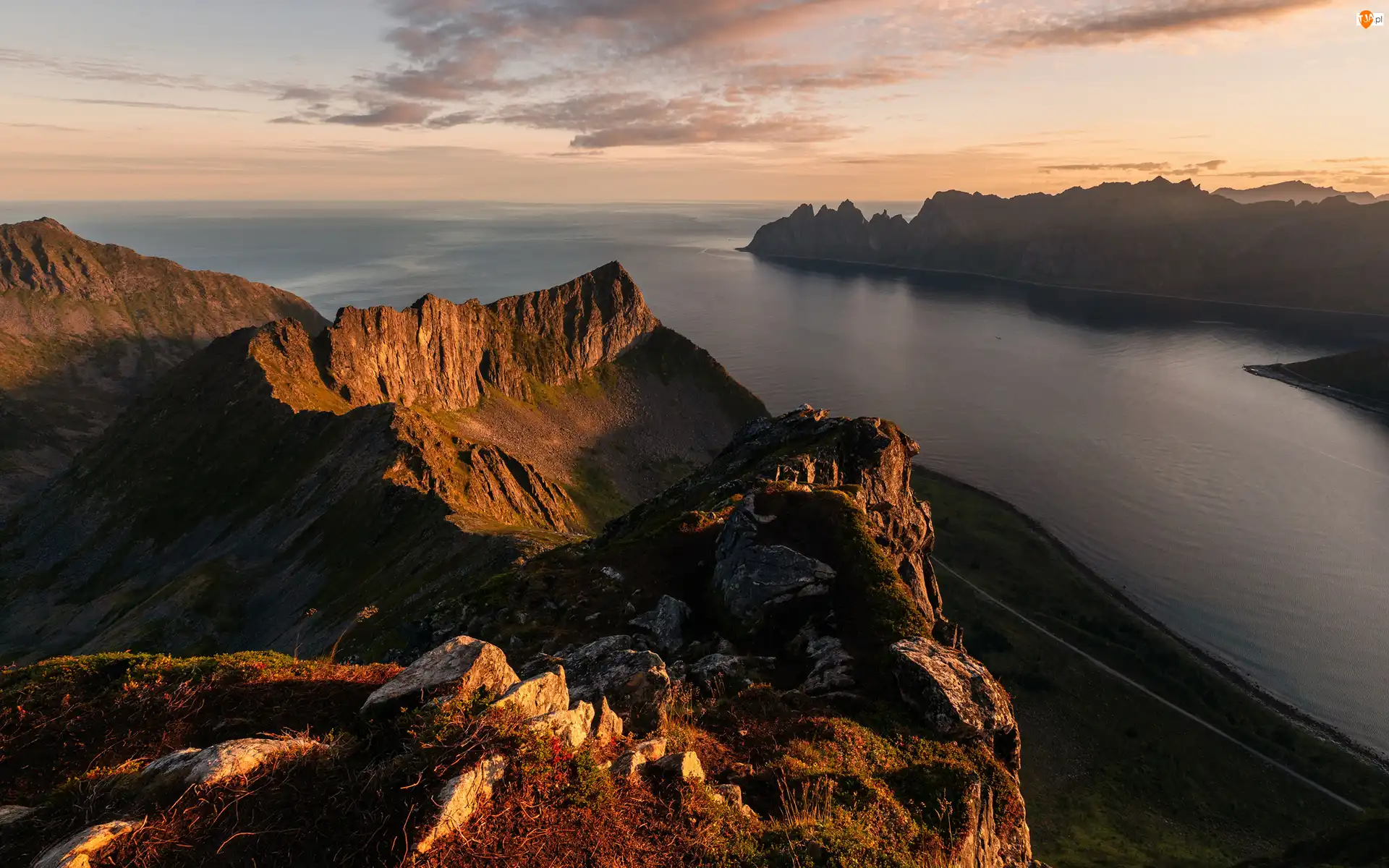 Morze Norweskie, Skały, Wyspa Senja, Norwegia, Góry