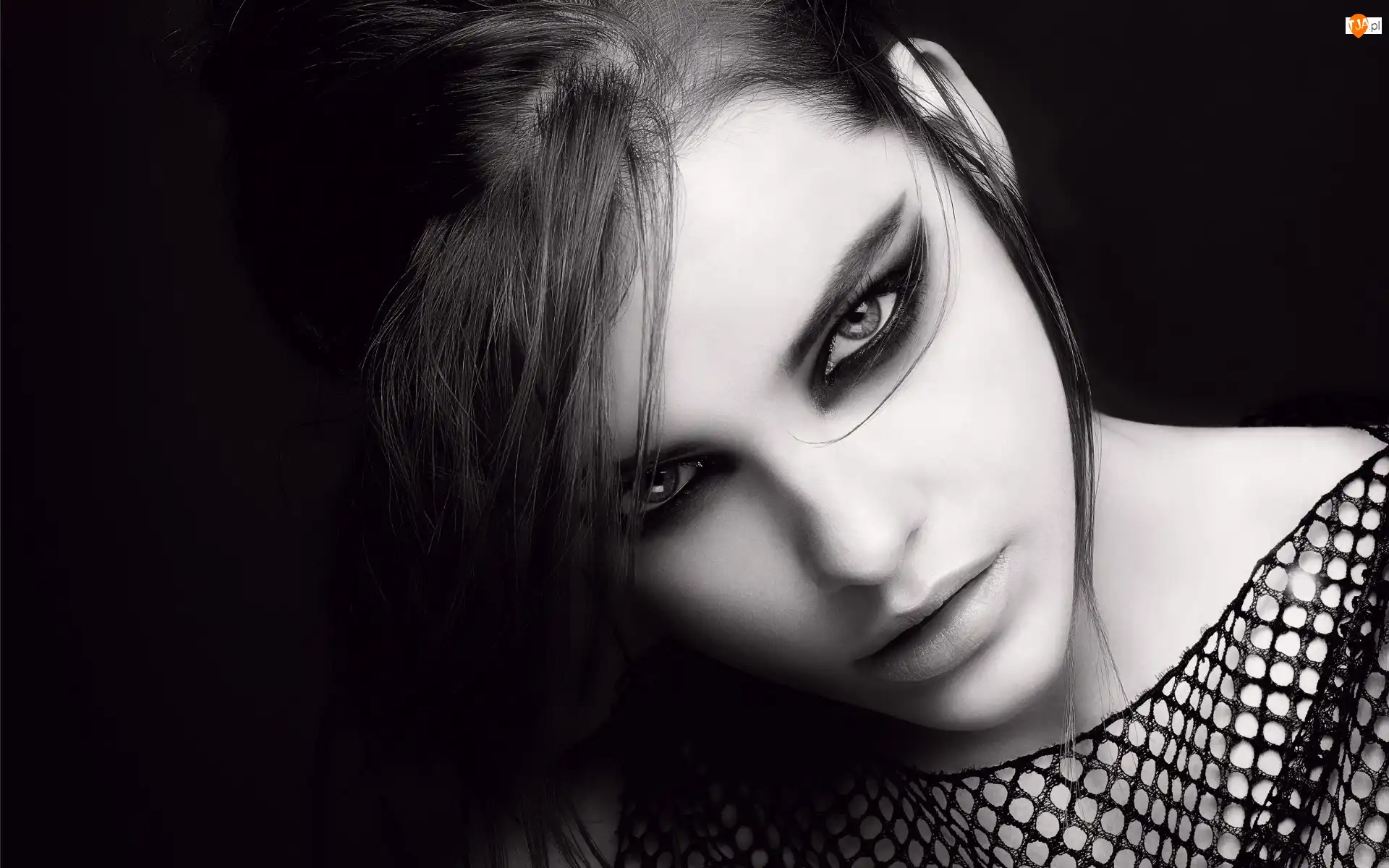 Spojrzenie, Czarno-Białe, Barbara Palvin, Makijaż