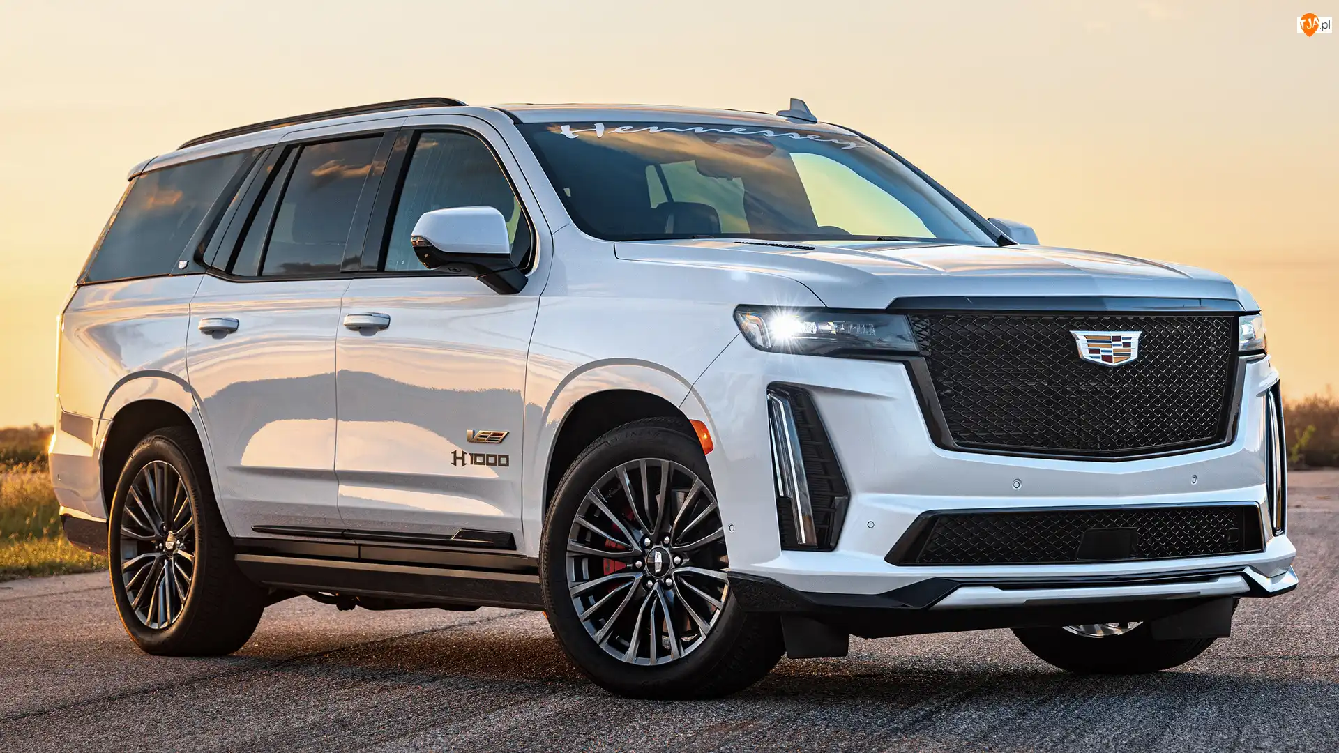 H1000, Cadillac Escalade, V