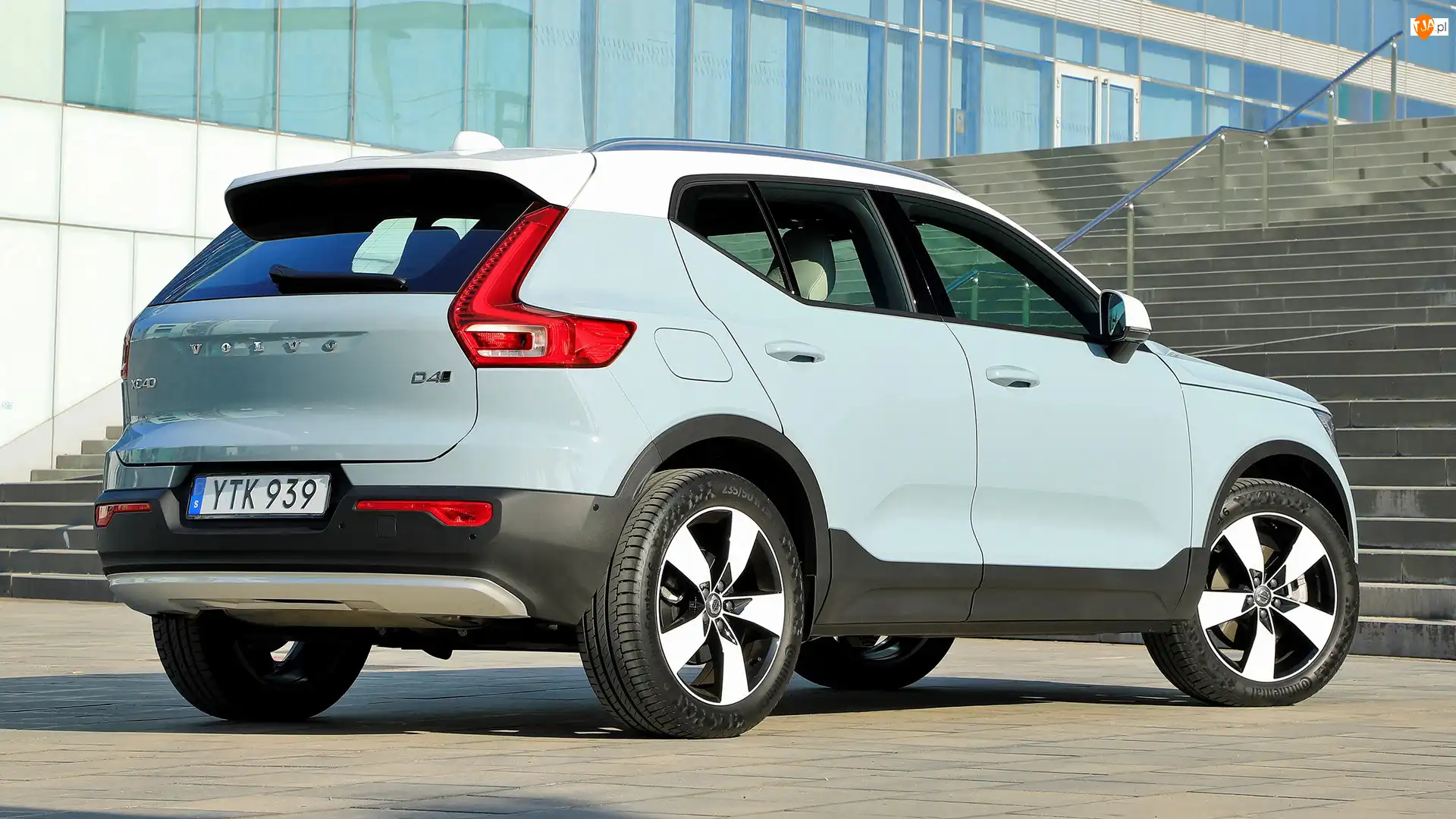 Bok, Volvo XC40, Tył