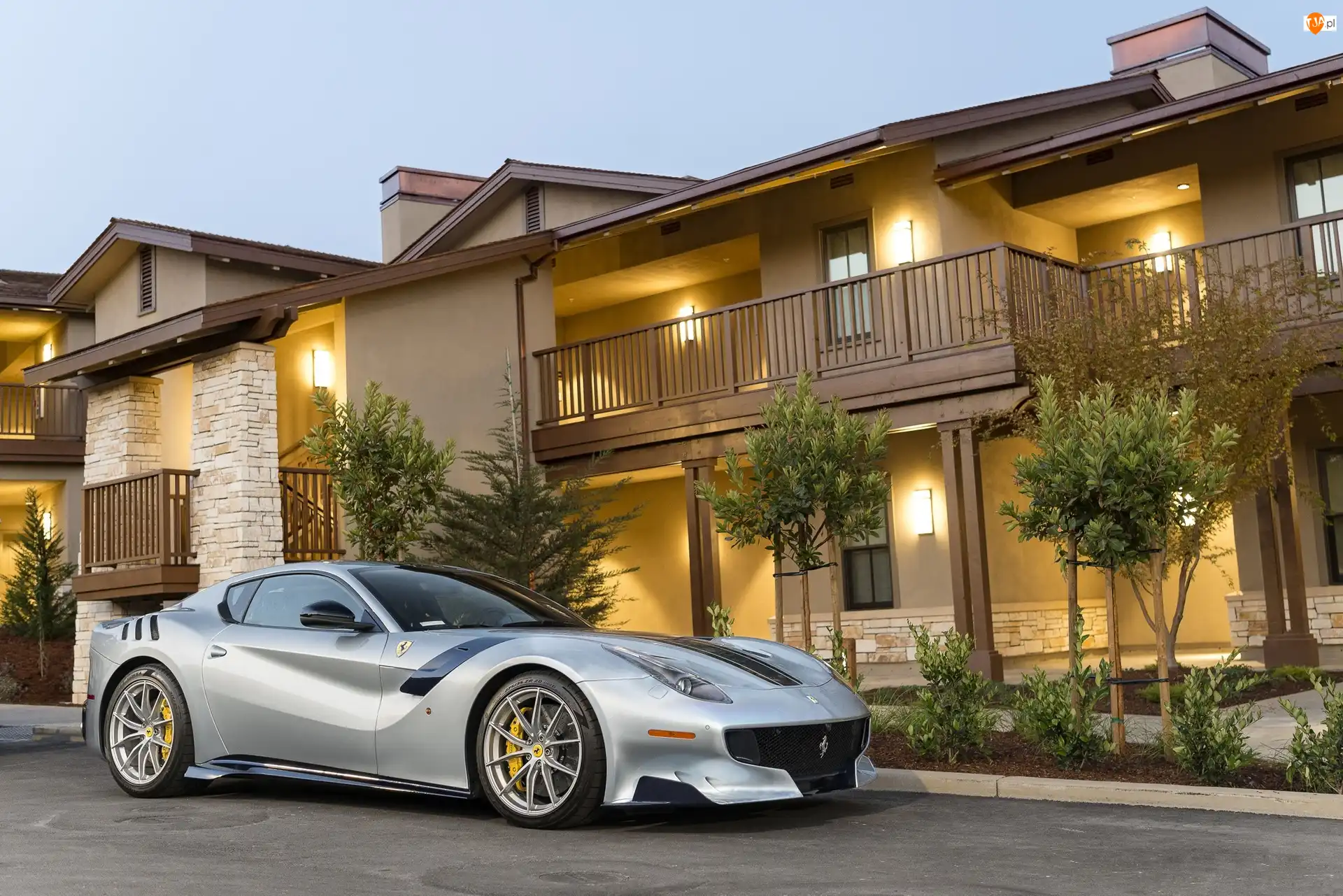 Dom Ferrari F12 Berlinetta, Ferrari F12tdf, 2016