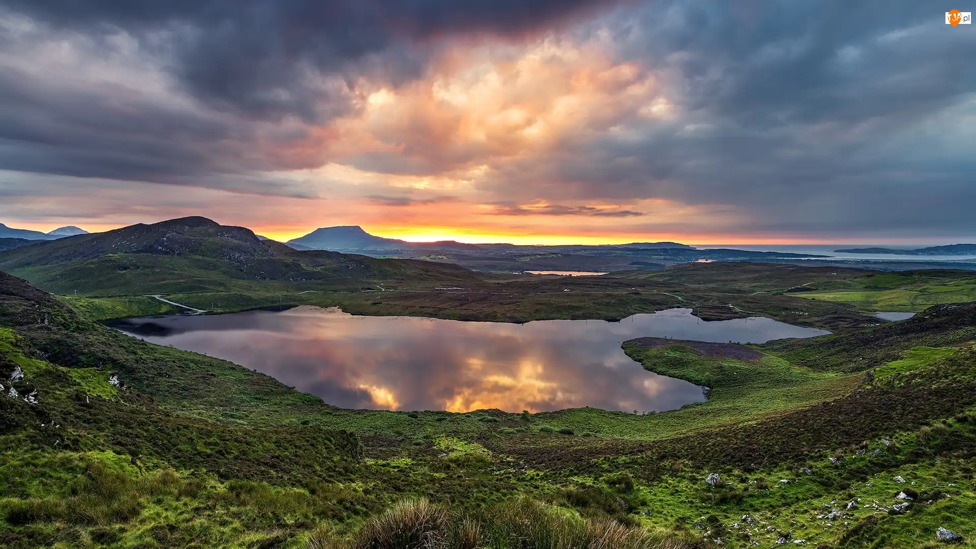Hrabstwo Donegal, Góry Derryveagh, Chmury, Irlandia, Odbicie, Greenan Lough, Jezioro
