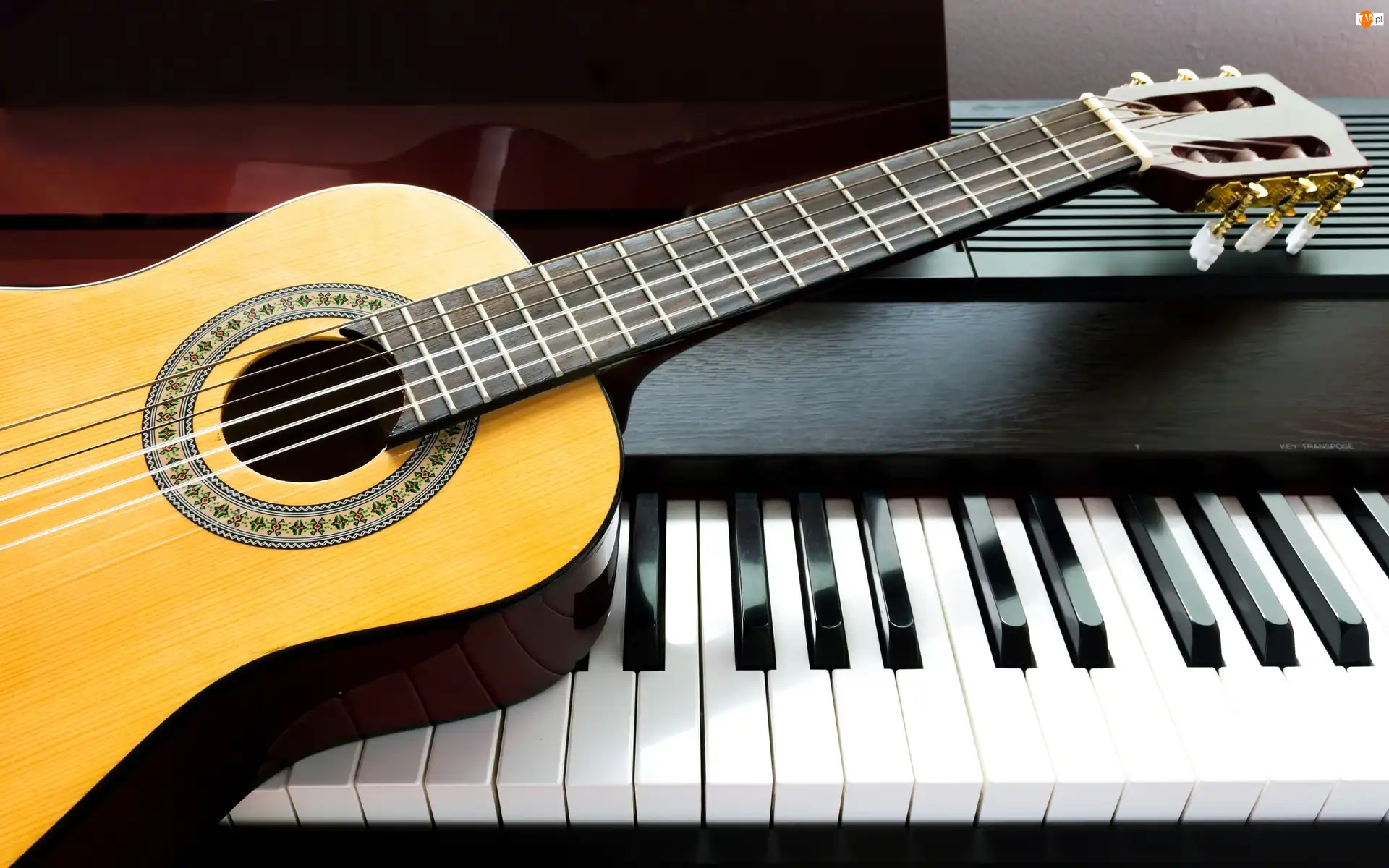 Pianino, Gitara