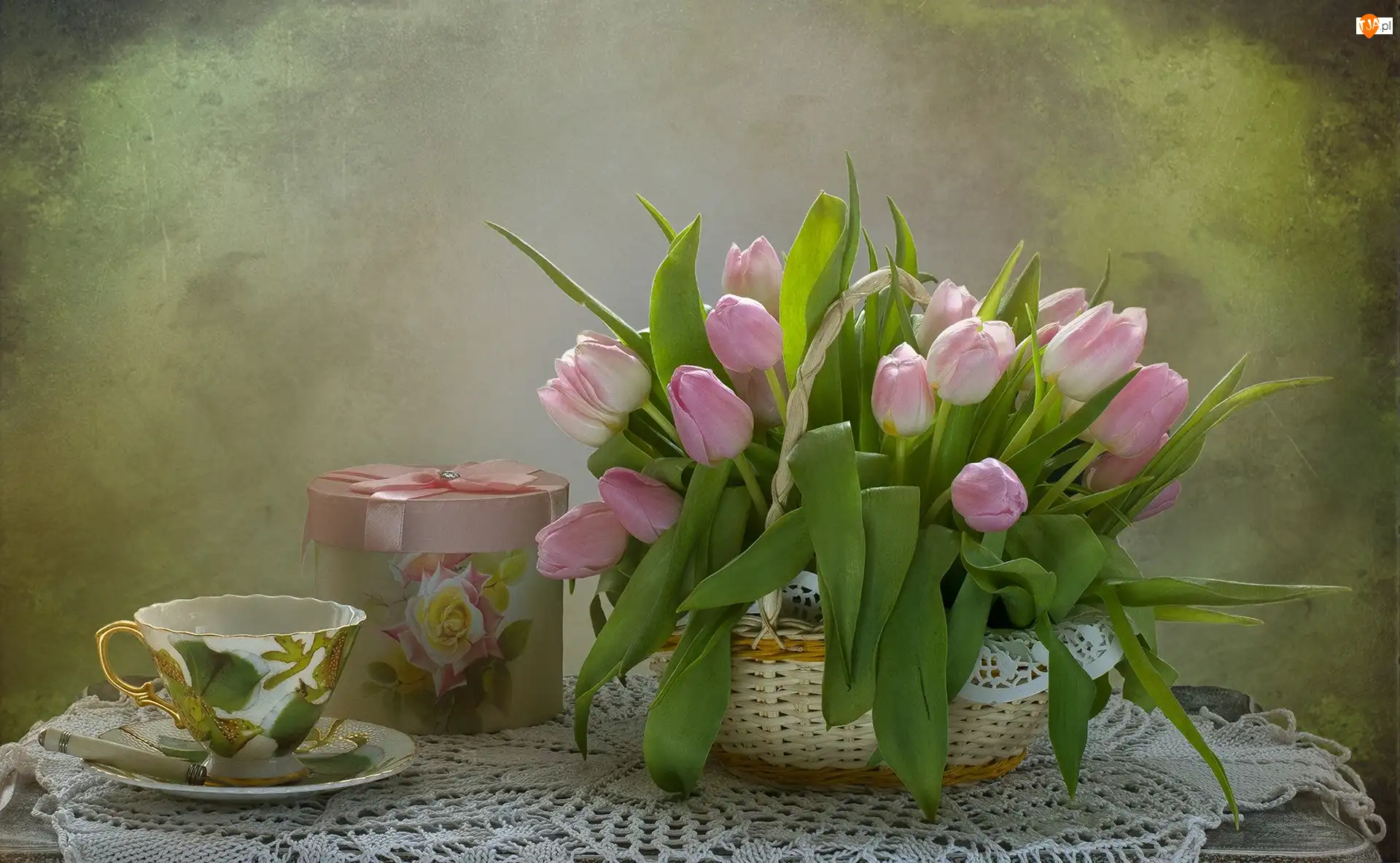 Tulipany, Pudełko, Kwiaty, Kompozycja, Filiżanka