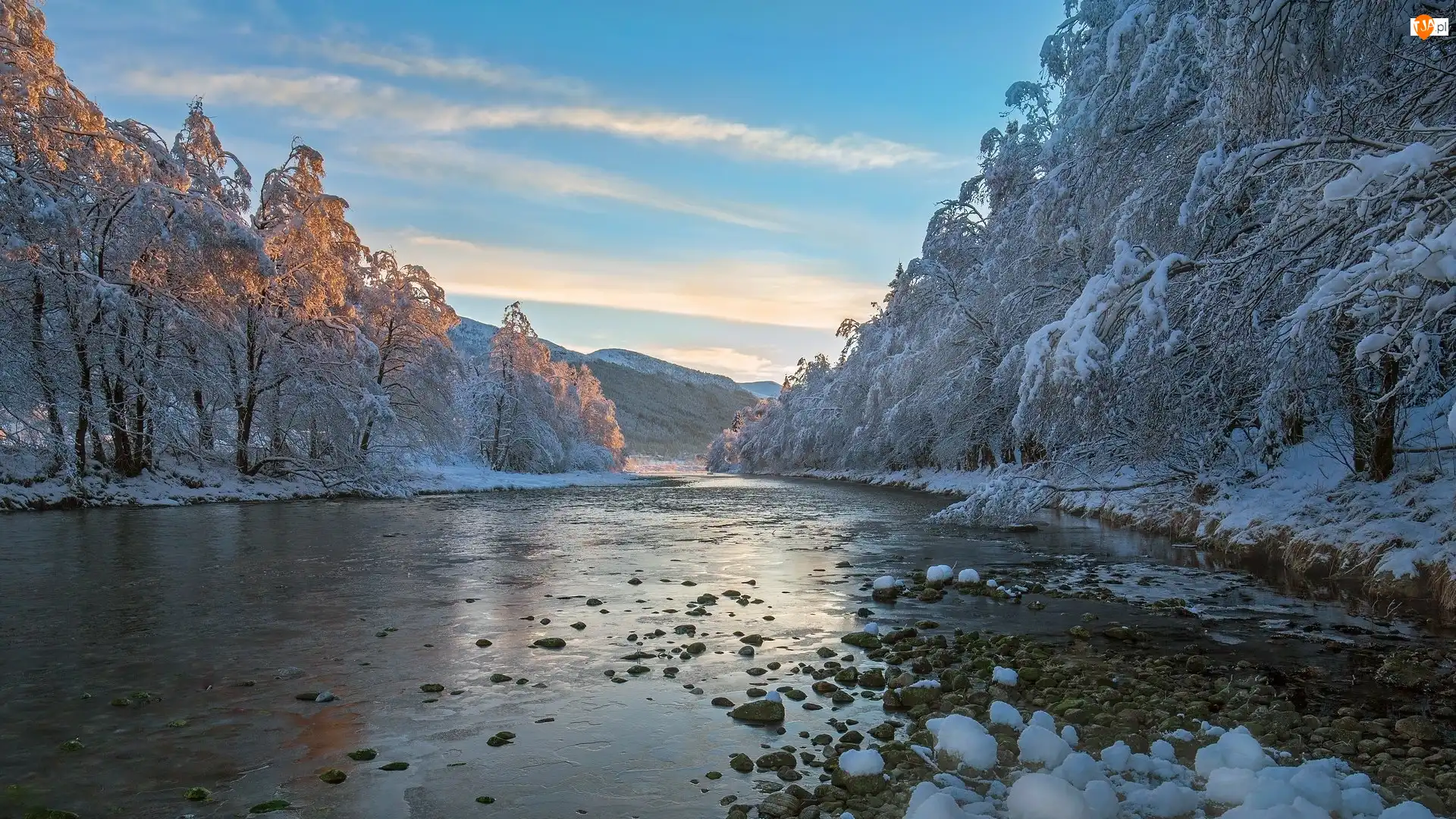 Rzeka, Zima, Drzewa, Kamienie, Oszronione, Góry