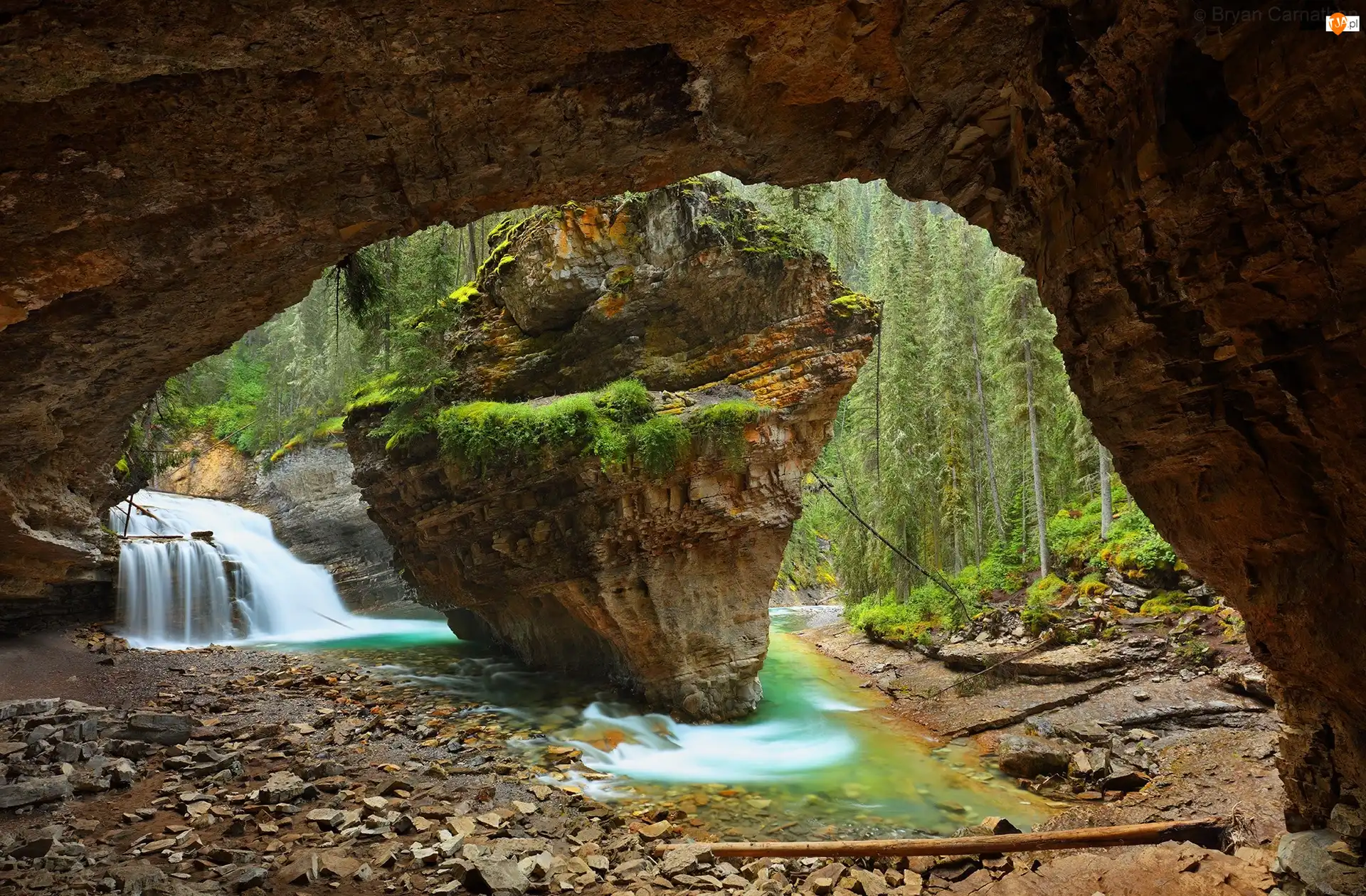 Kamienie, Kanada, Jaskinia, Wodospad, Park Narodowy Banff, Skała, Drzewa, Johnston Canyon