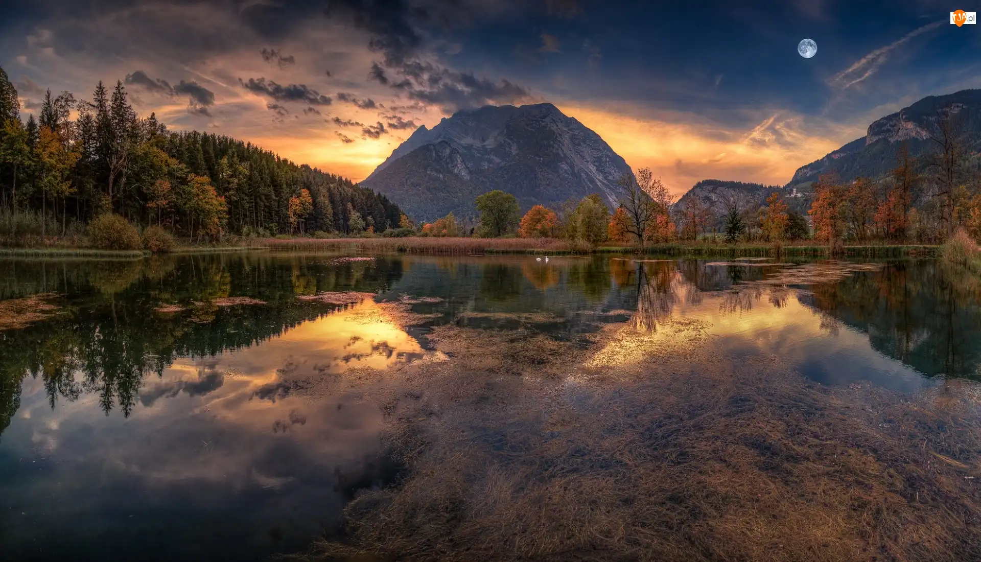 Las, Styria, Lake Putterersee, Zachód słońca, Drzewa, Austria, Północne Alpy Wapienne, Jezioro, Góry, Masyw górski, Grimming, Księżyc