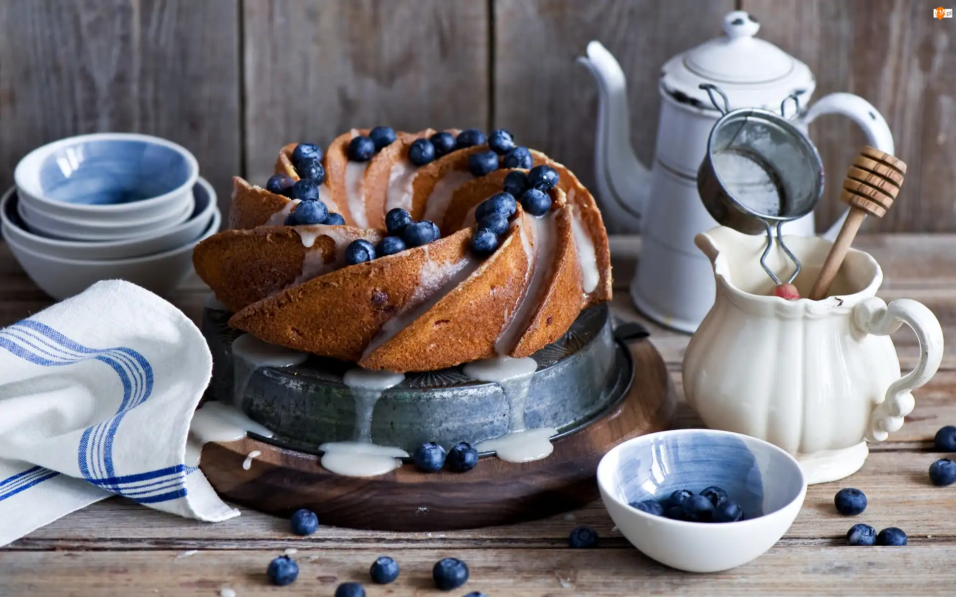 Babka, Ciasto, Dzbanki, Ściereczka, Jagody, Miseczki