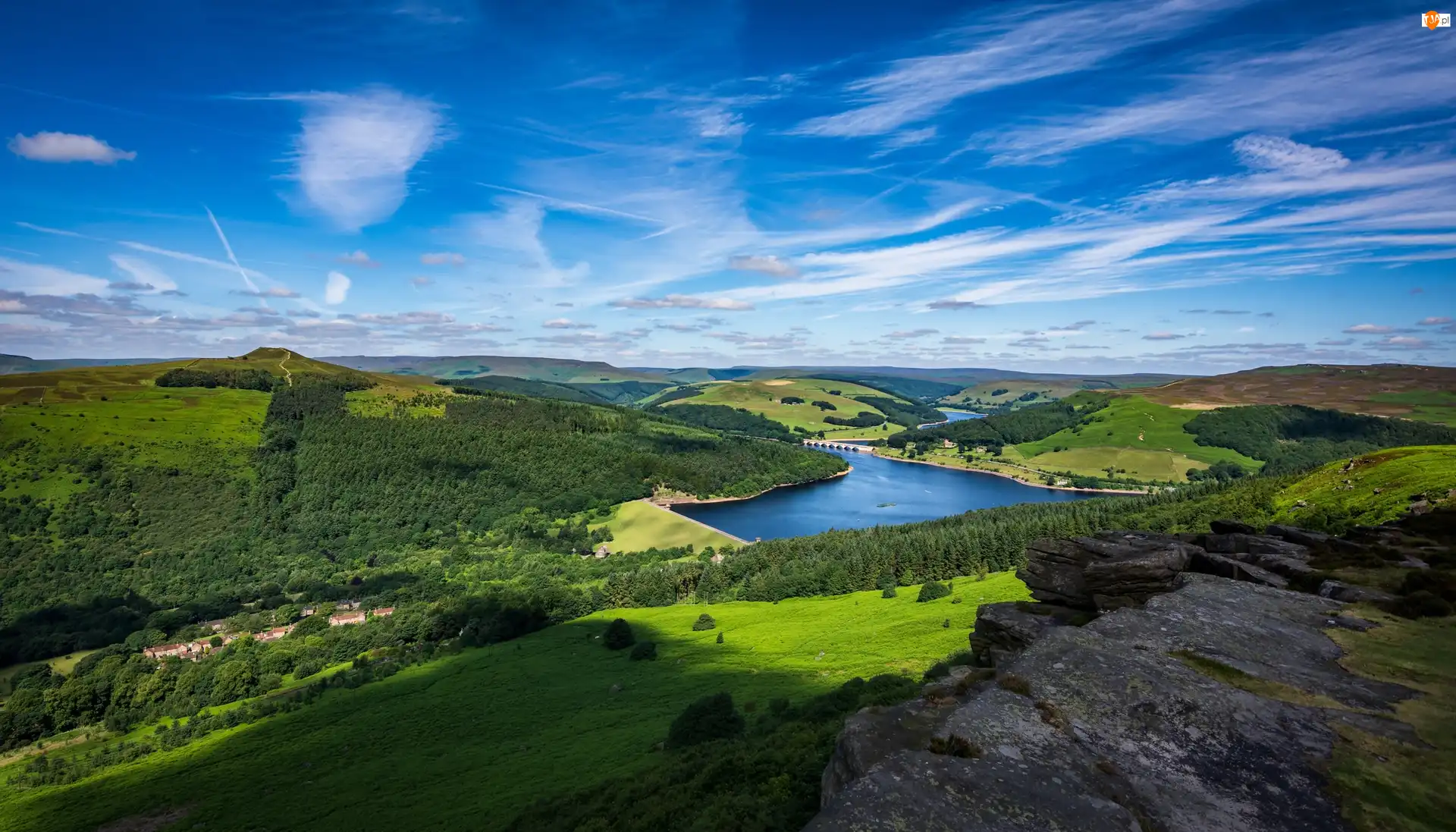 Hrabstwo Derbyshire, Park Narodowy Peak District, Lasy, Anglia, Wzgórza, Jezioro Ladybower Reservoir, Dolina Upper Derwent Valley