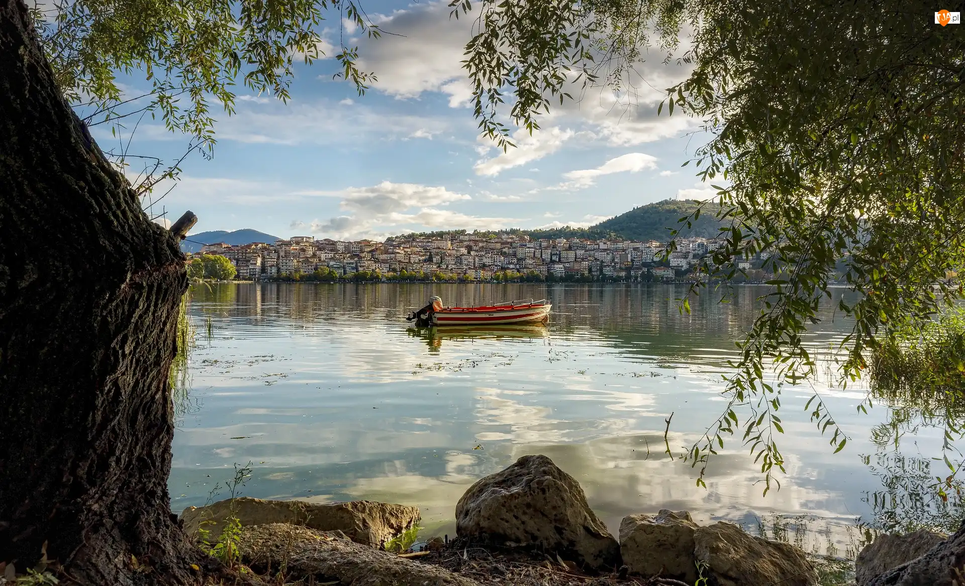 Kastoria Lake, Grecja, Jezioro Orestiada, Łódka, Kastoria