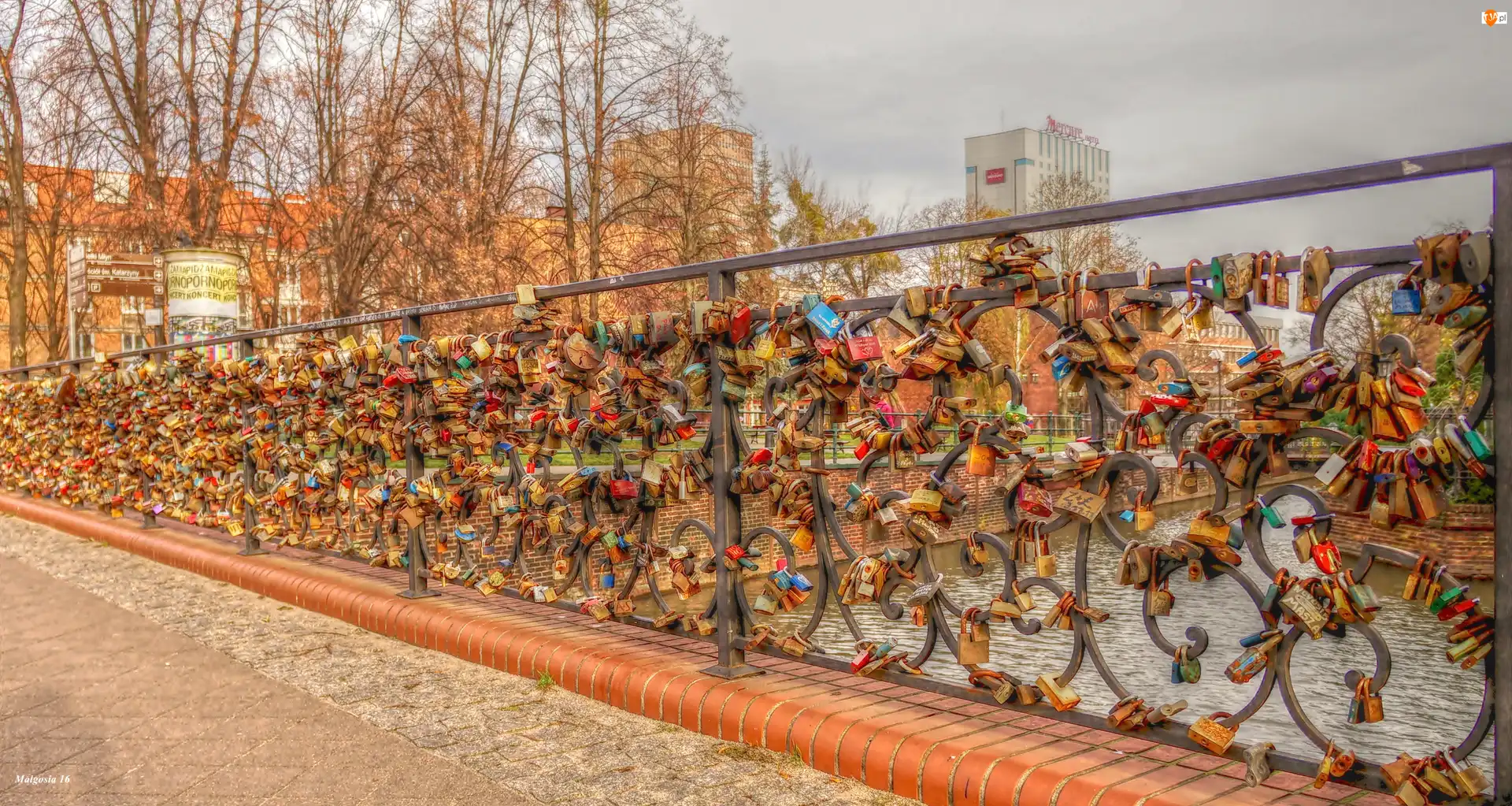 Balustrada, HDR, Most Miłości, Gdańsk, Kłódki
