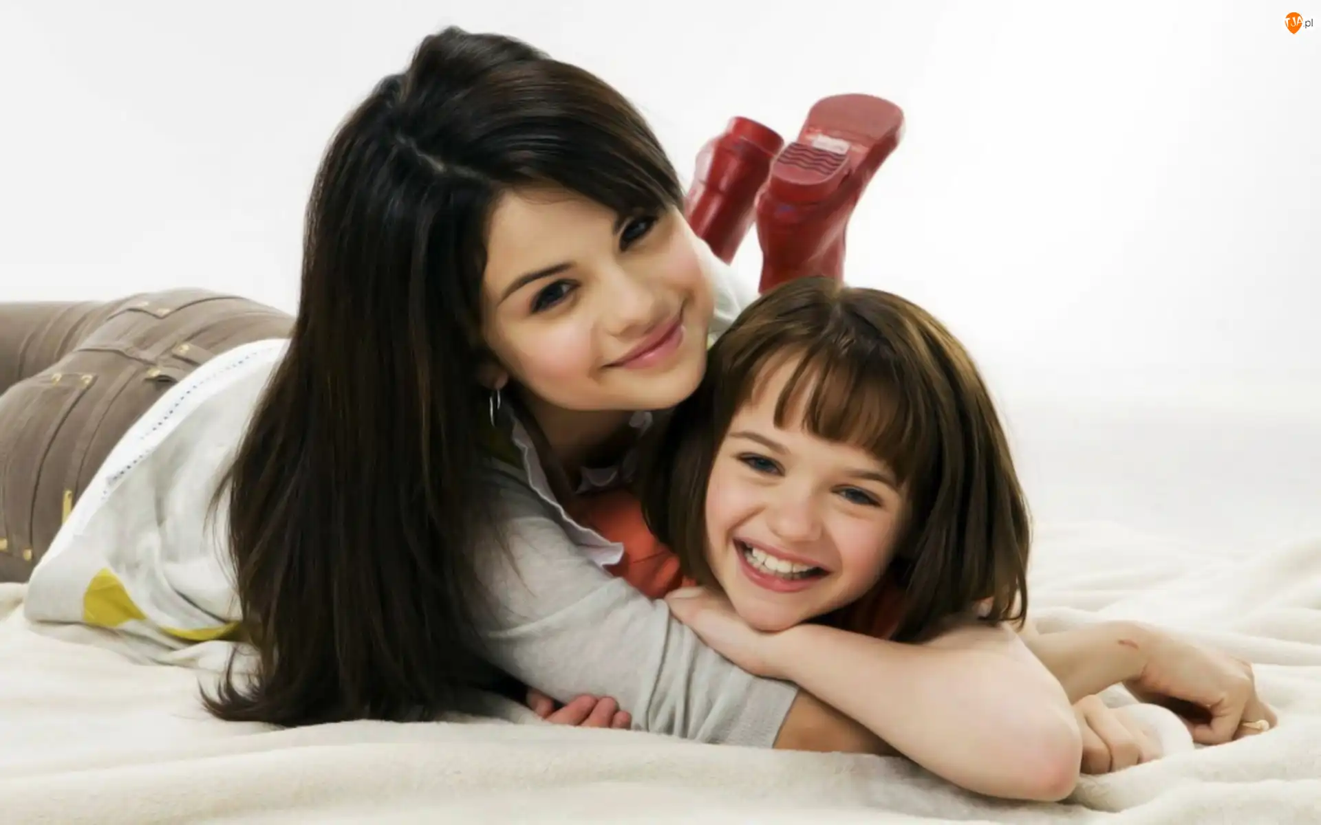 Uśmiech, Selena Gomez, Dziewczynka