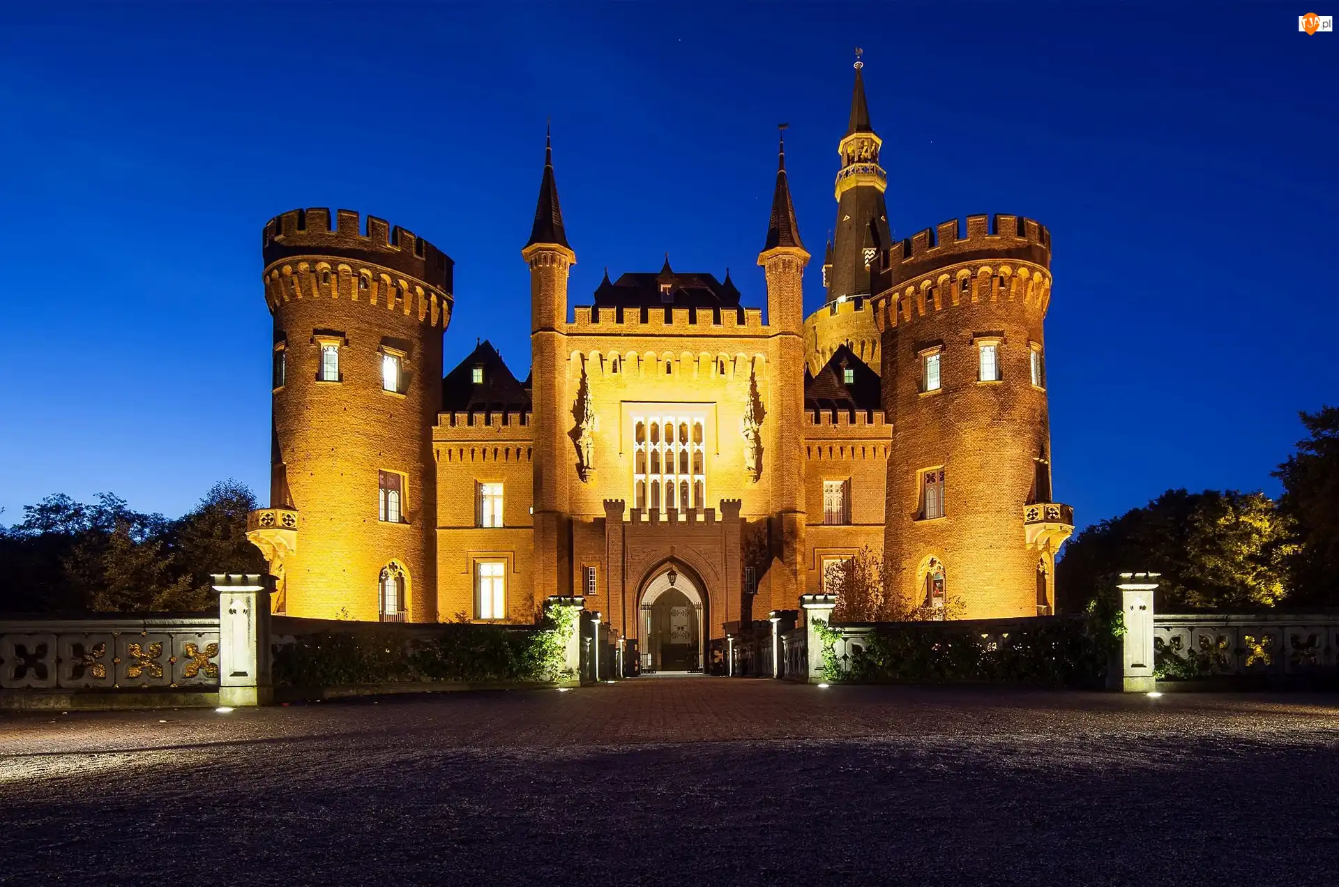 Miejscowość Kleve, Niemcy, Zamek Moyland, Oświetlony, Nardenia Północna - Westfalia