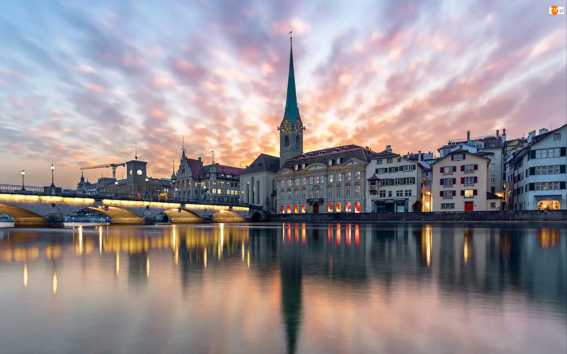 Most Munsterbrucke, Rzeka Limmat, Domy, Szwajcaria, Kościół Fraumunster, Zurych