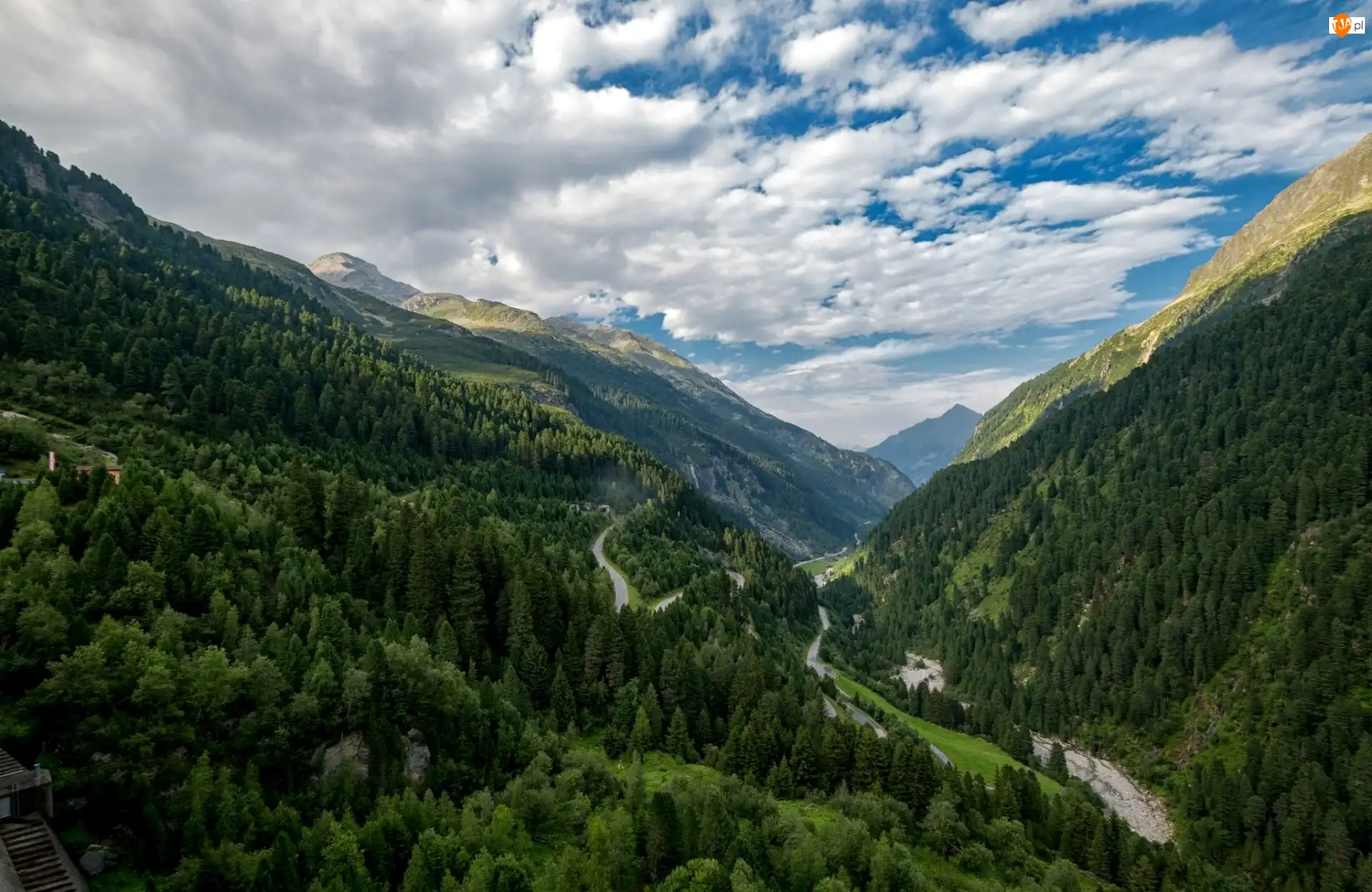 Dolina, Austria, Góry Alpy, Drogi, Tyrol, Lasy, Chmury, Stubaier Alpen