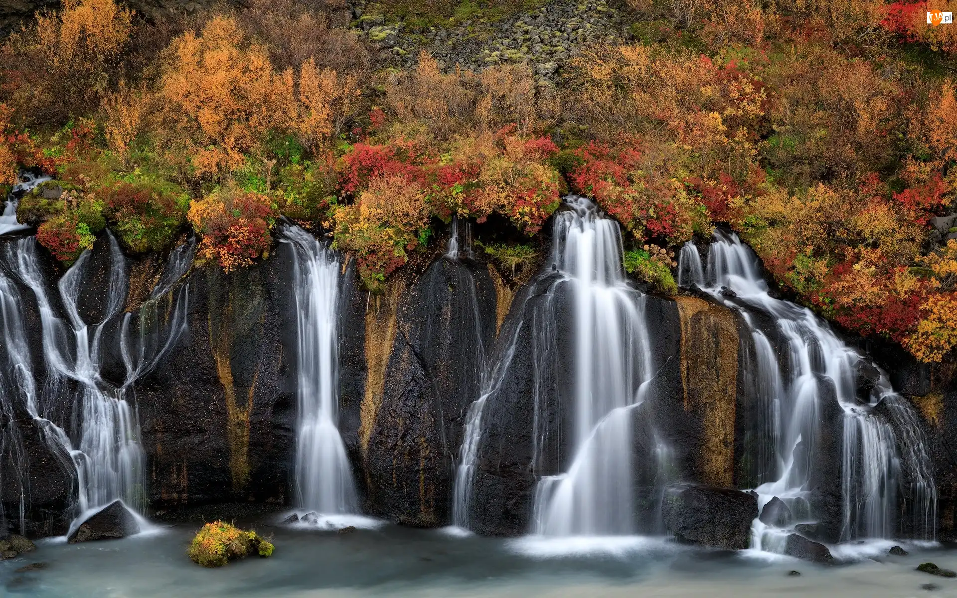Wodospad Hraunfossar, Islandia, Skały, Jesień, Roślinność