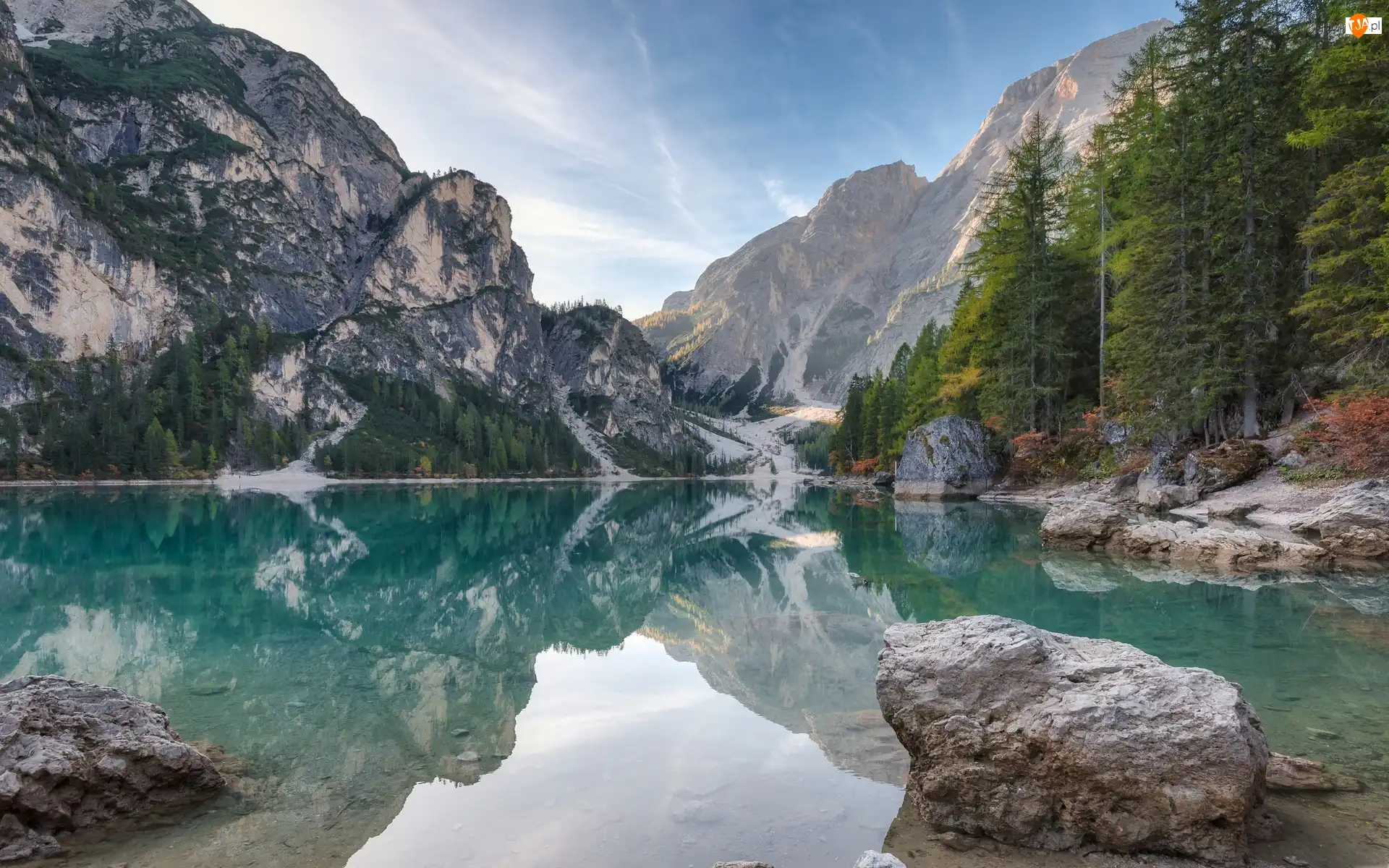 Odbicie, Jezioro, Skały, Dolomity, Drzewa, Pragser Wildsee, Lago di Braies, Włochy, Góry