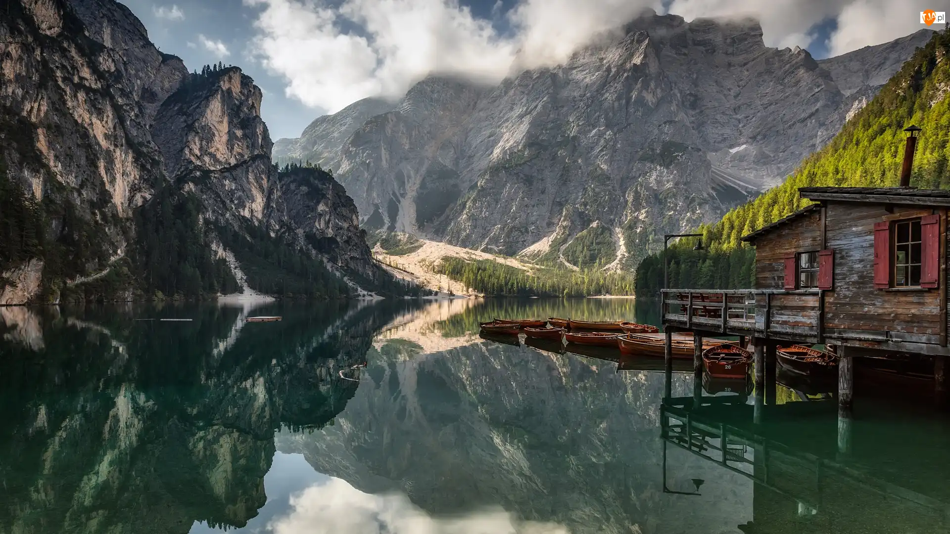 Łódki, Drzewa, Drewniany, Dolomity, Południowy Tyrol, Włochy, Pragser Wildsee, Jezioro, Góry, Dom