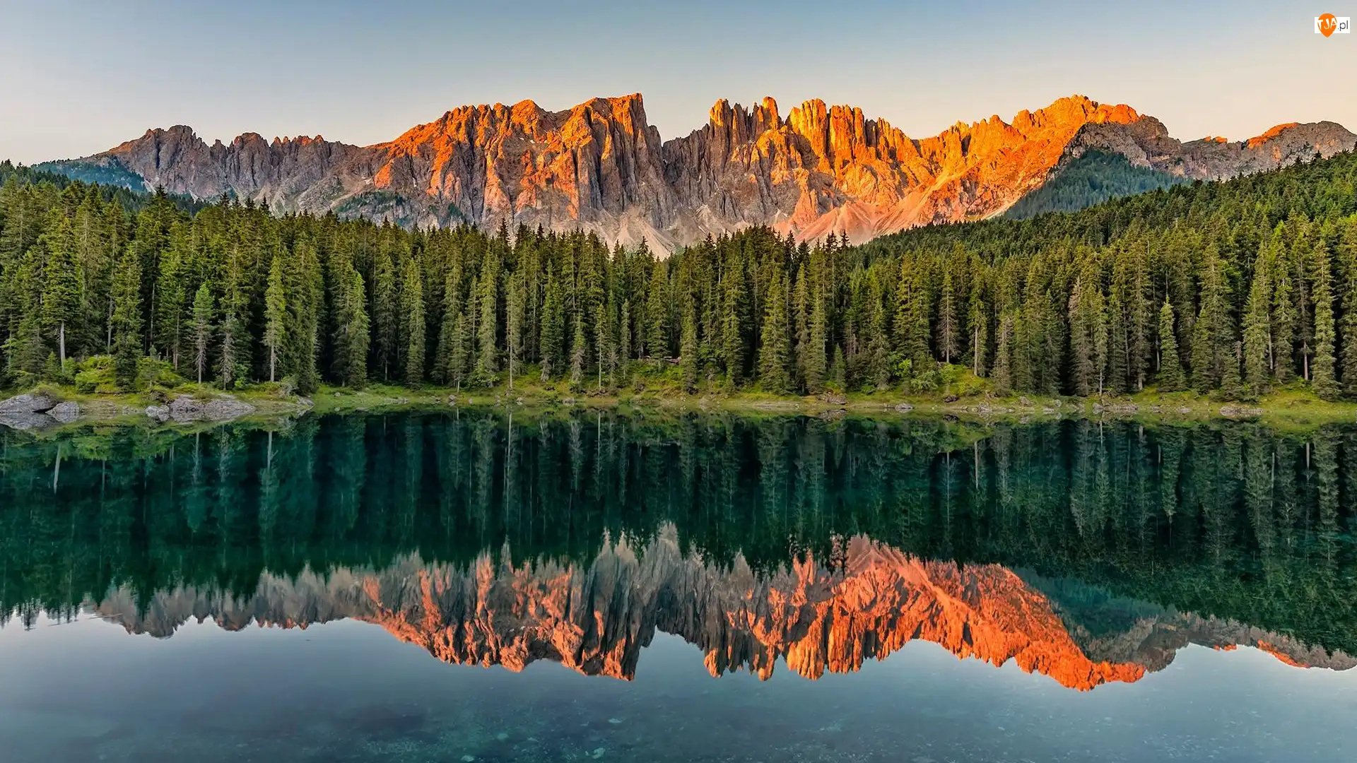 Włochy, Lago di Carezza, Południowy Tyrol, Las, Drzewa, Góry, Alpy, Jezioro, Dolomity