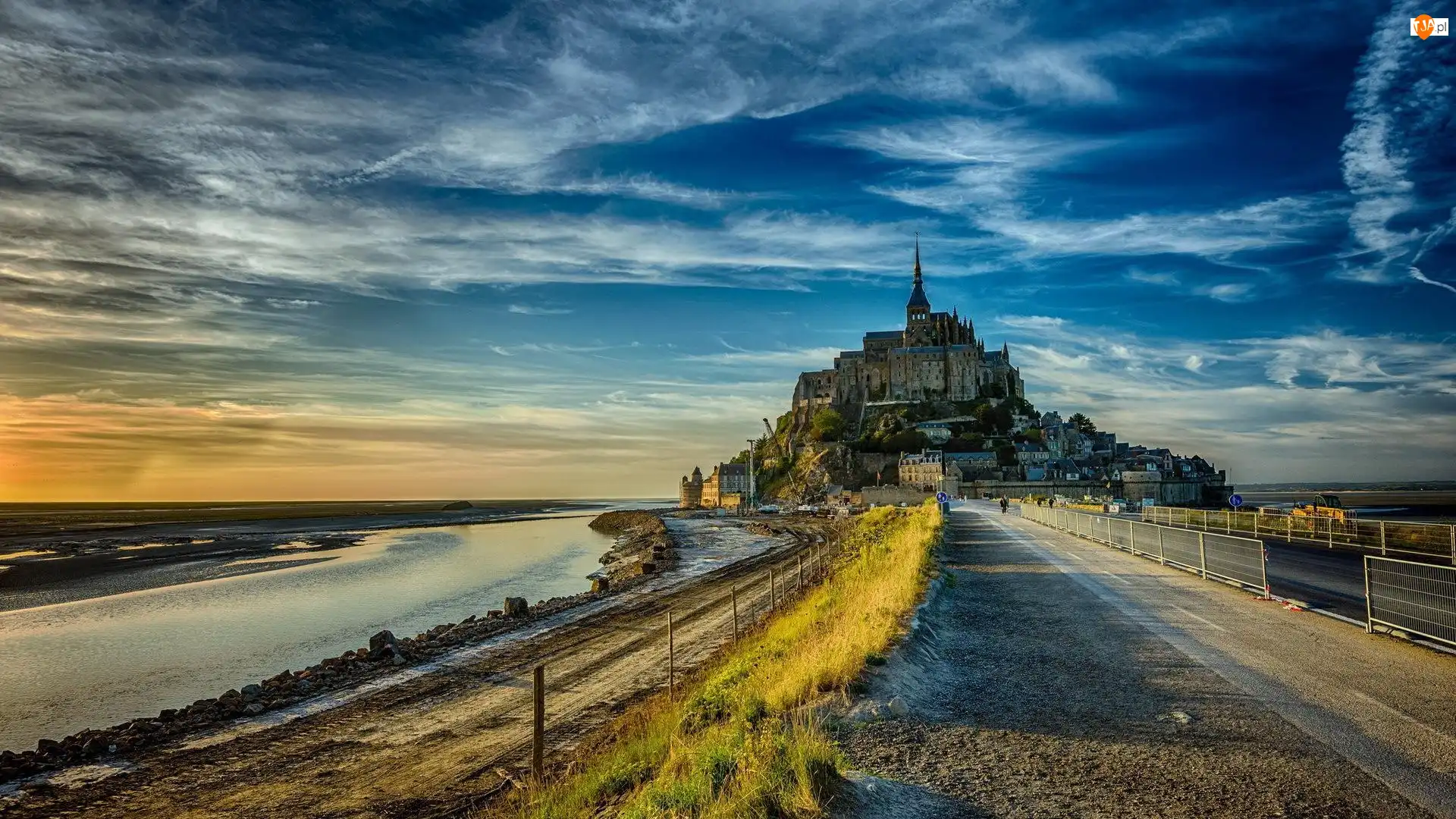 Francja, Kościół, Saint Michel