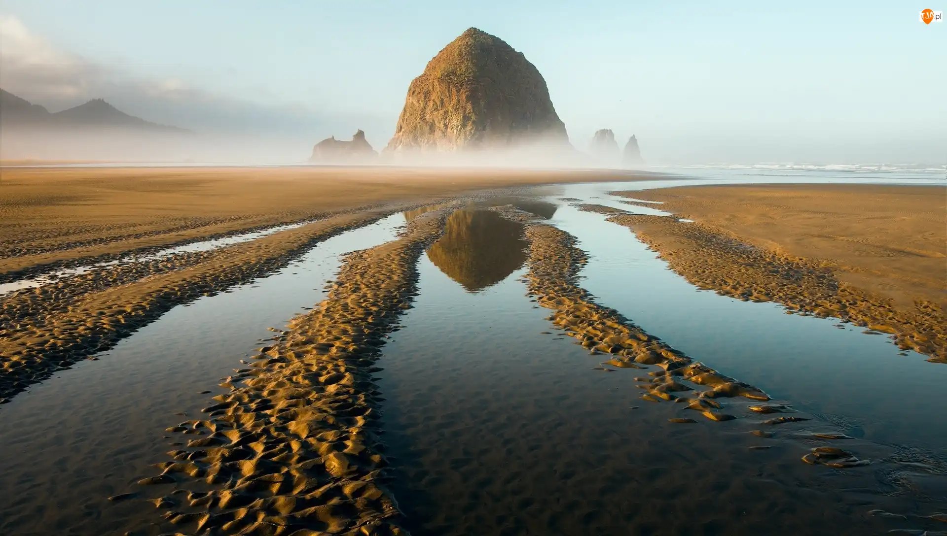 Stany Zjednoczone, Skała, Stan Oregon, Plaża, Miejscowość Cannon Beach, Haystack Rock, Mgła, Morze, Piasek