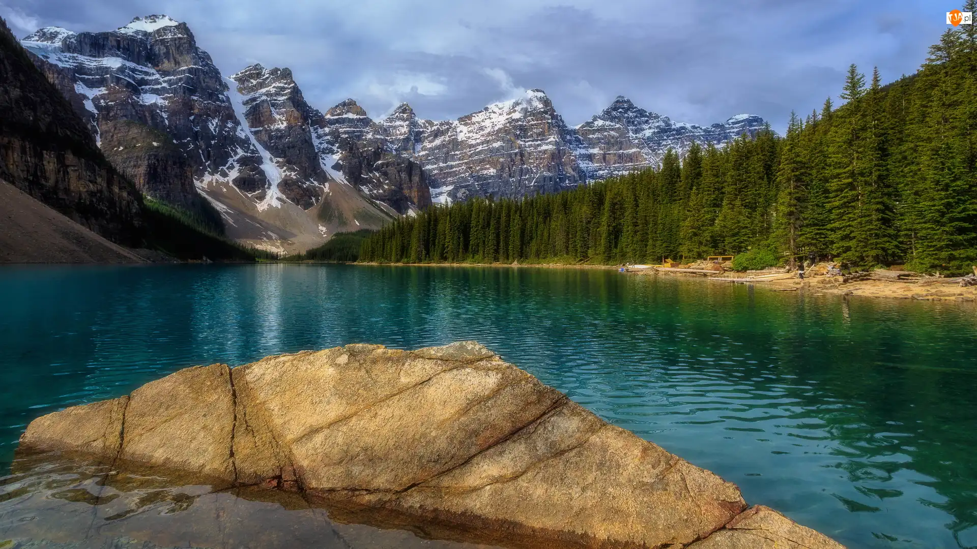 Drzewa, Park Narodowy Banff, Jezioro Moraine, Prowincja Alberta, Góry, Skała, Kanada, Dolina Dziesięciu Szczytów