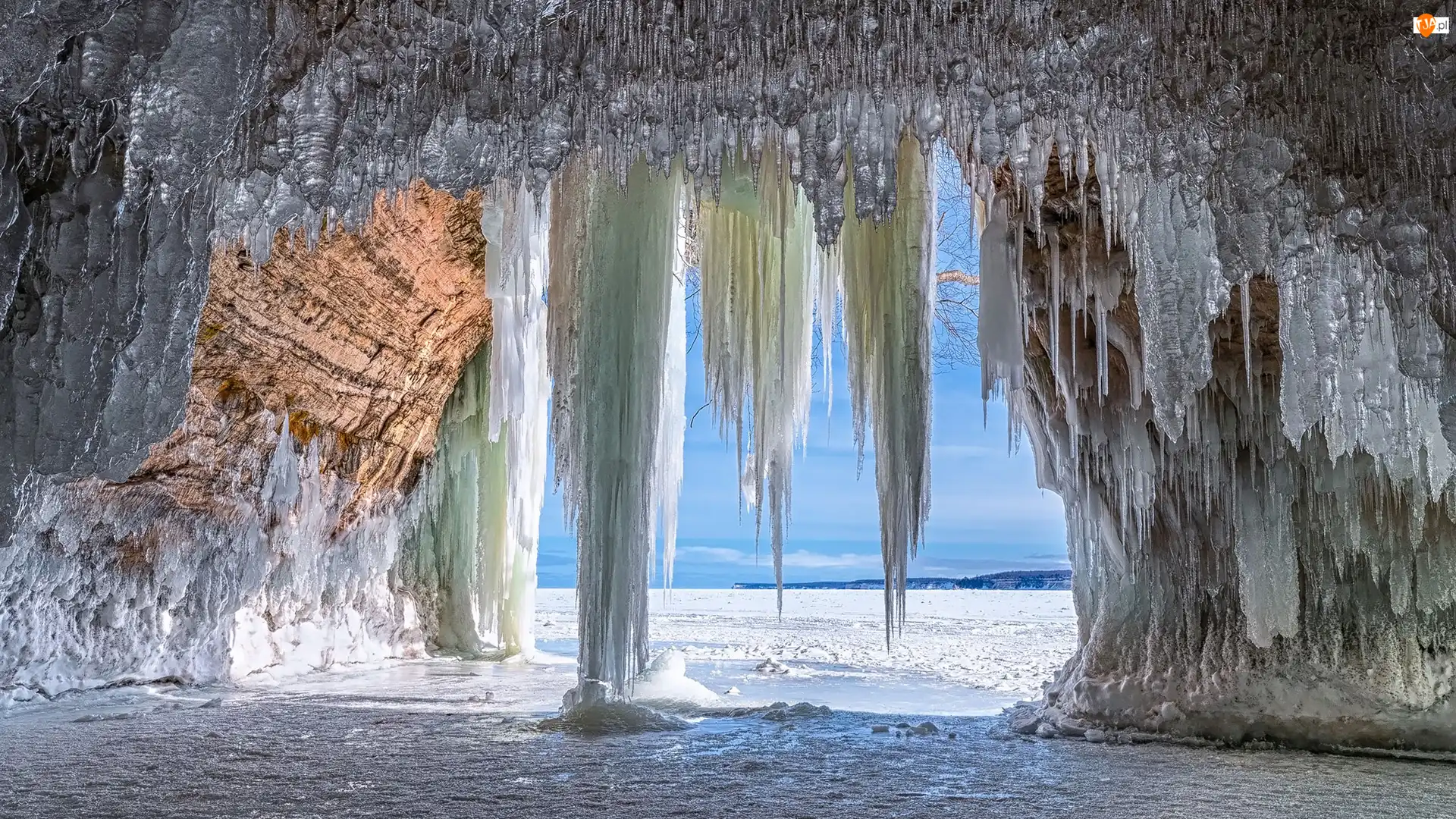 Jaskinia lodowa, Zima, Grand Island Ice Caves, Stany Zjednoczone, Sople, Michigan