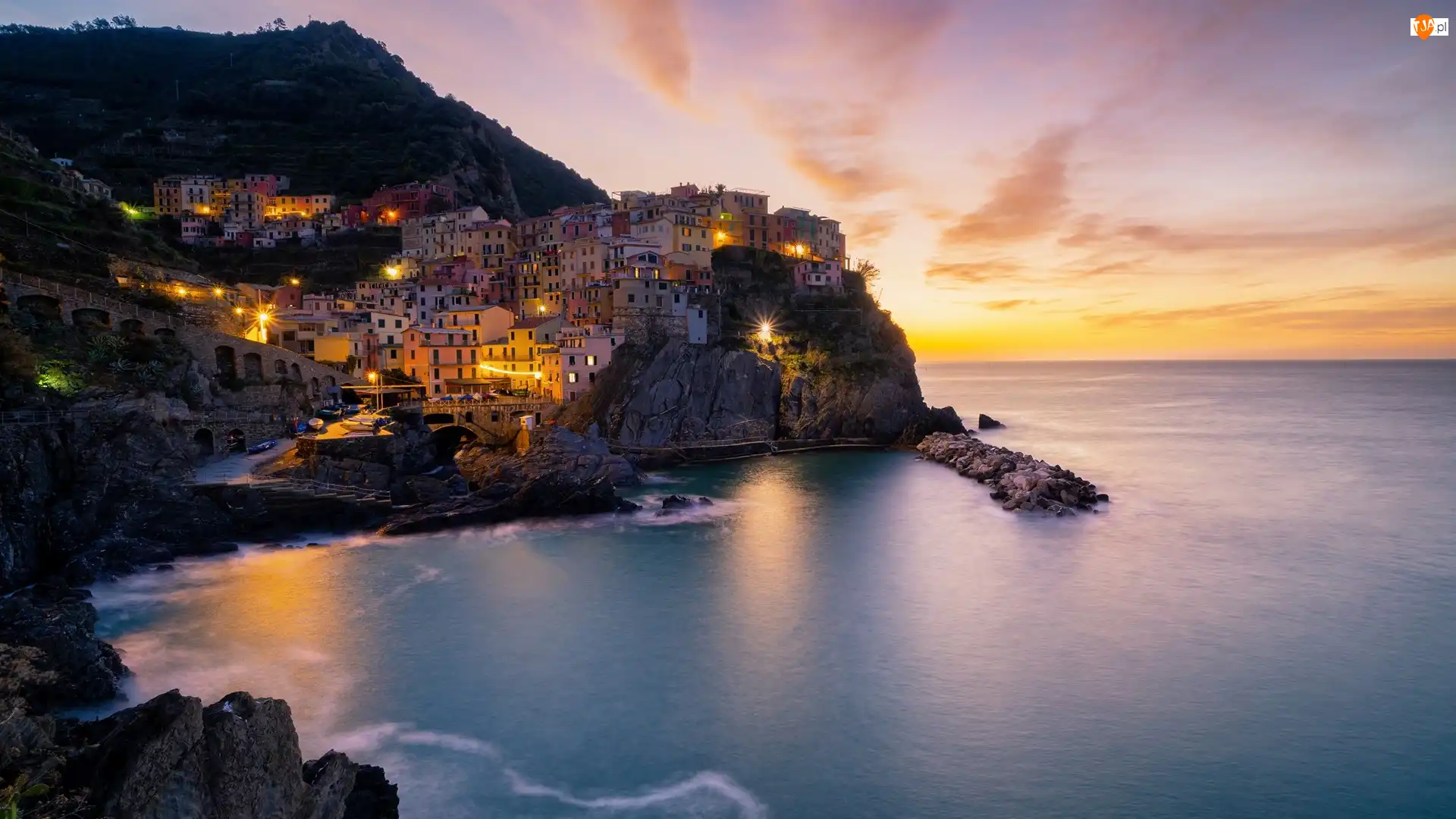 Skały, Gmina Riomaggiore, Światła, Kolorowe, Domy, Manarola, Cinque Terre, Włochy, Morze Liguryjskie