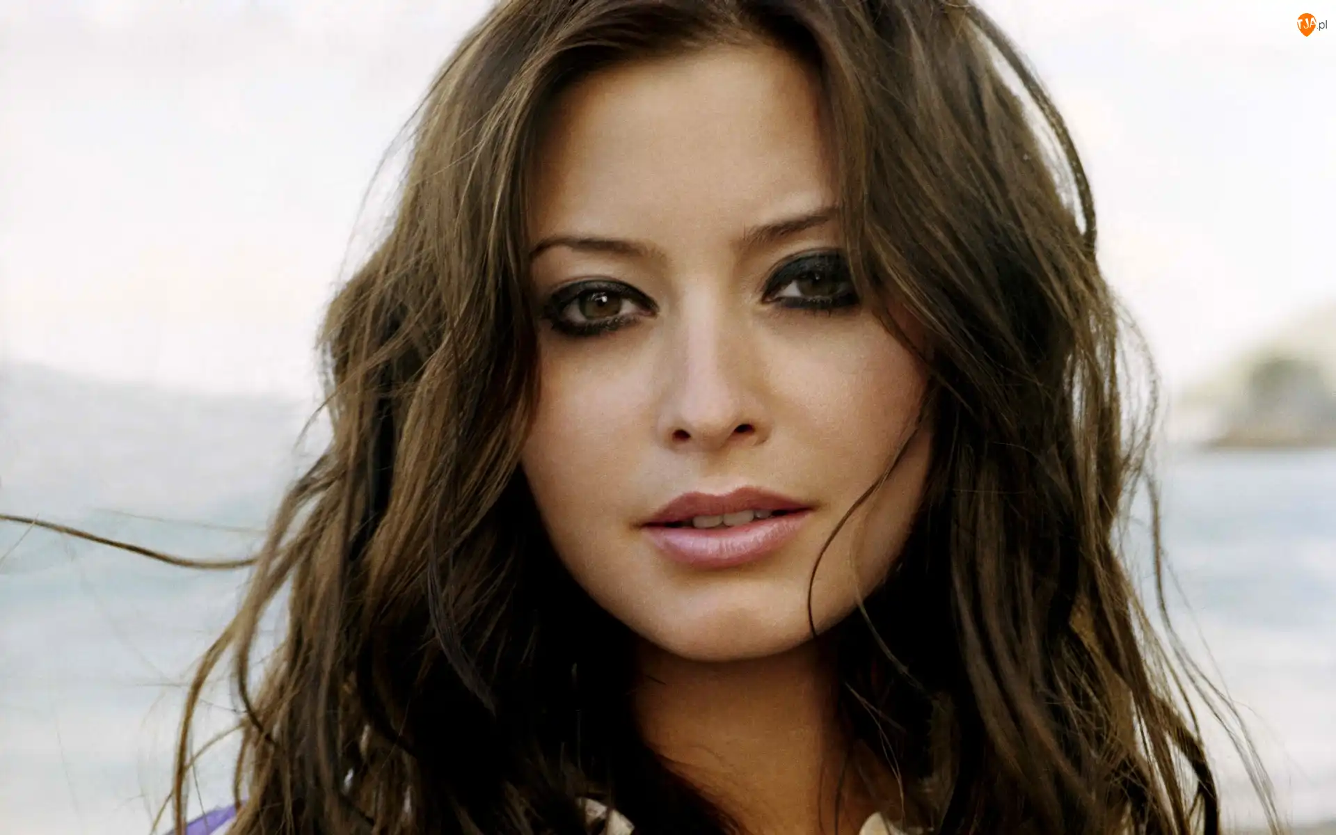 Głowa, Holly Valance