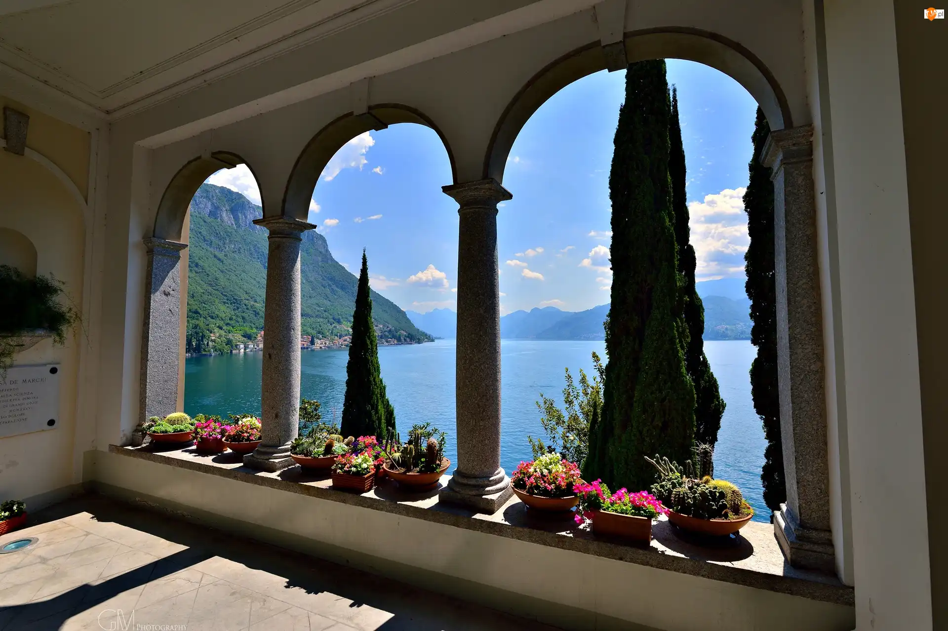 Villa Monastero, Włochy, Kwiaty, Varenna, Kolumny, Góry, Jezioro