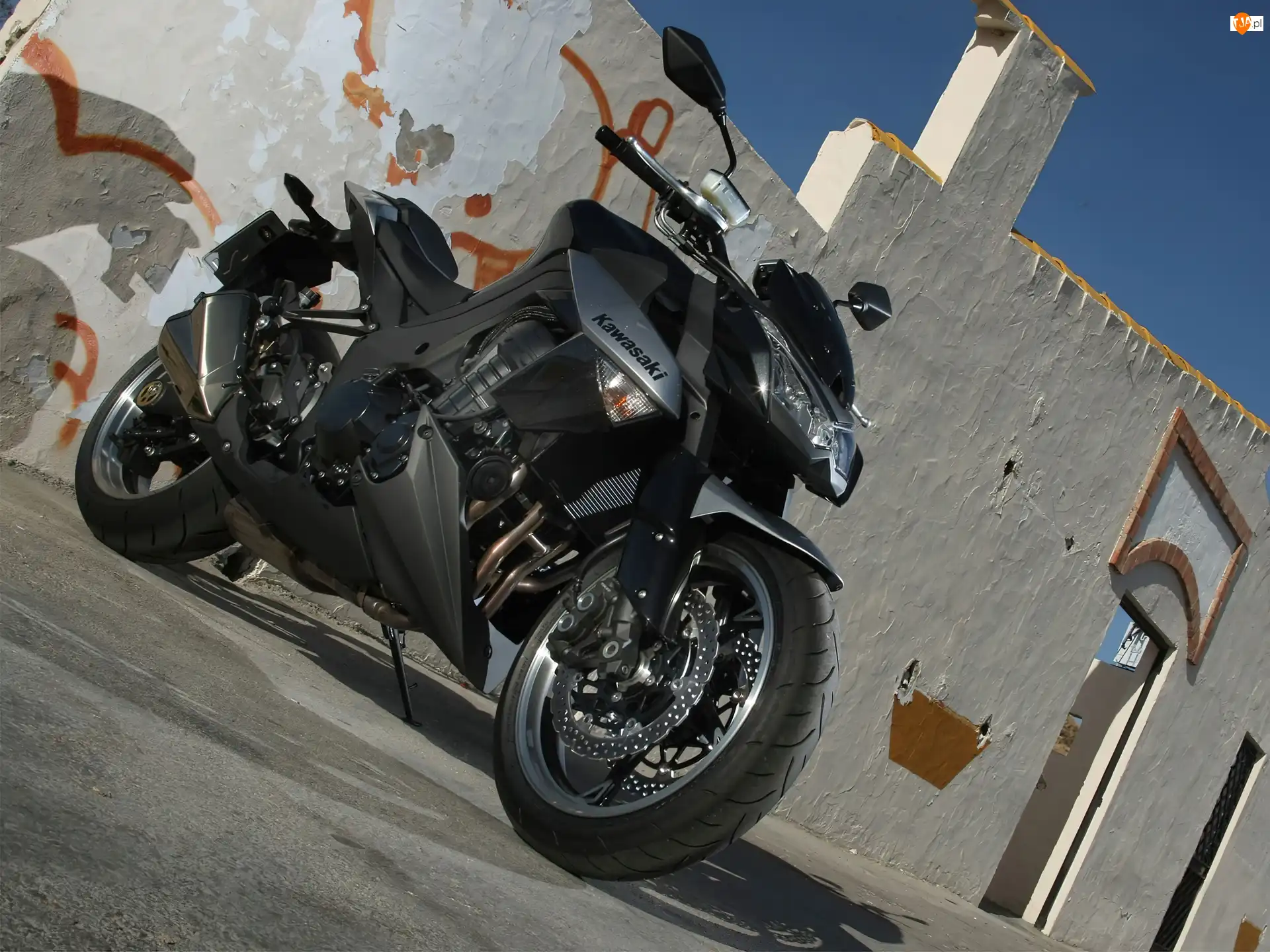Pług, Czarny, Kawasaki Z1000