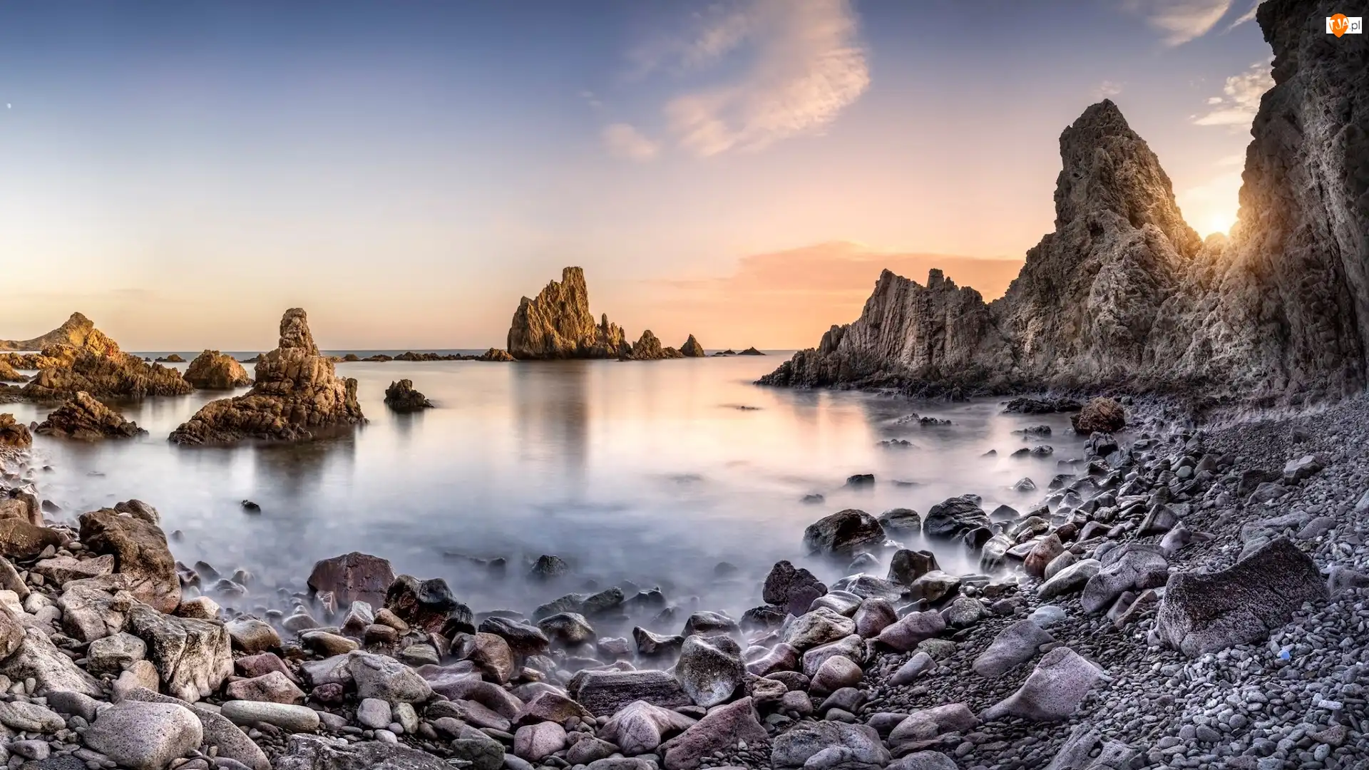 Kamienie, Wyspa, Prowincja Almeria, Arrecife de las Sirenas, Wybrzeże, Andaluzja, Wschód słońca, Morze, Park Narodowy Cabo de Gata, Skały, Hiszpania