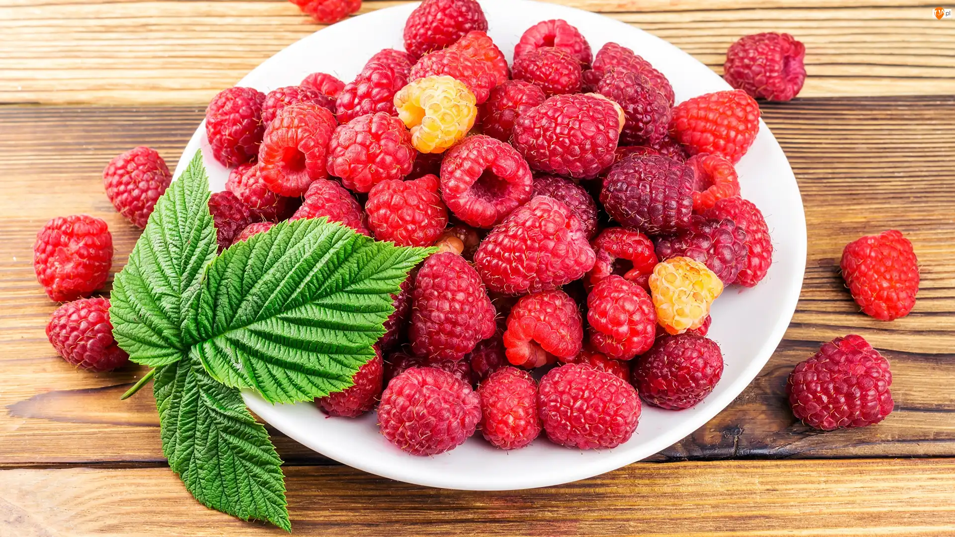 Liść, Deski, Maliny, Owoce, Talerz