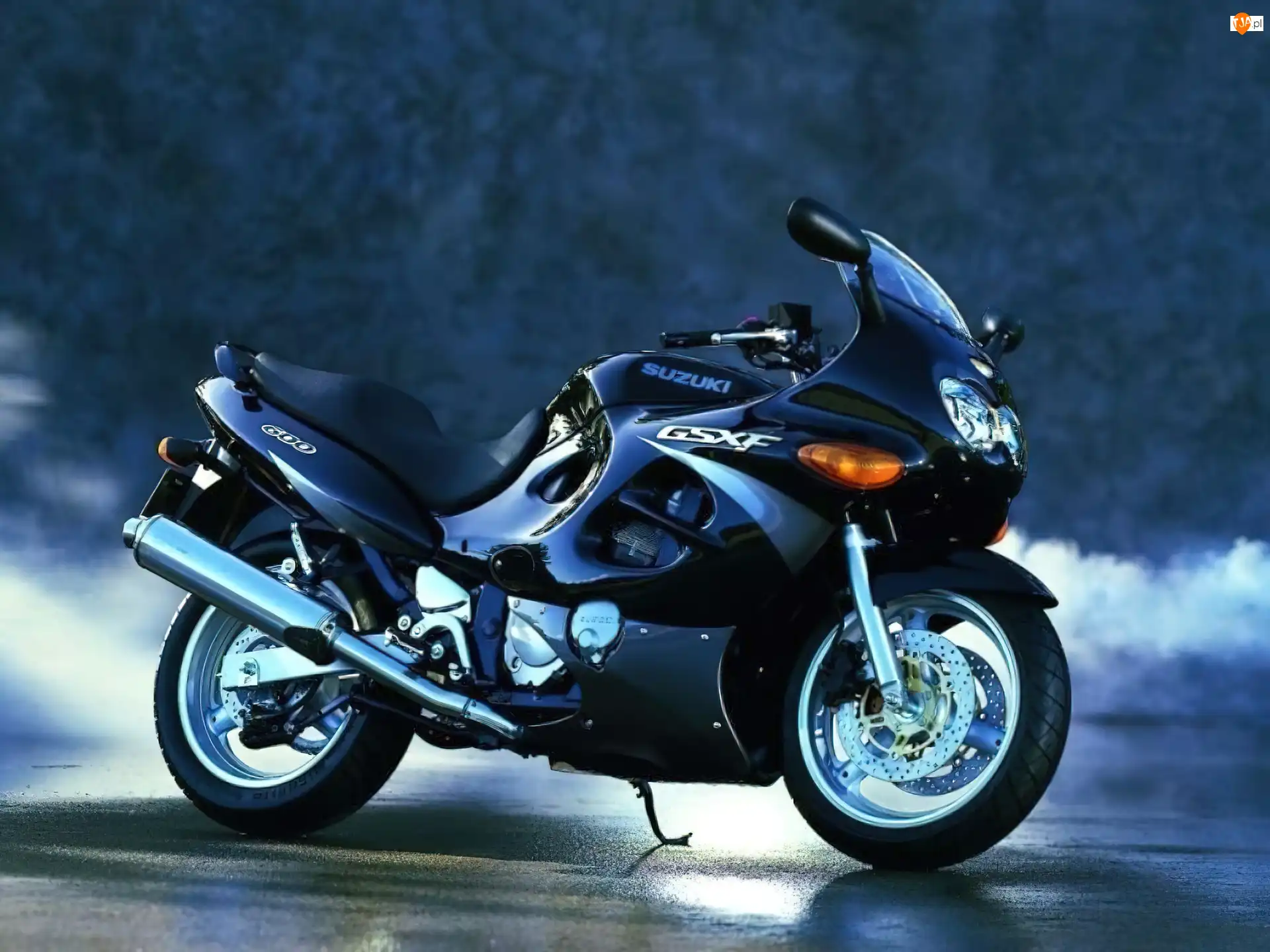 światła , Motory Suzuki, tłumik , koła, kierownica, siedzenie , opony, lusterka