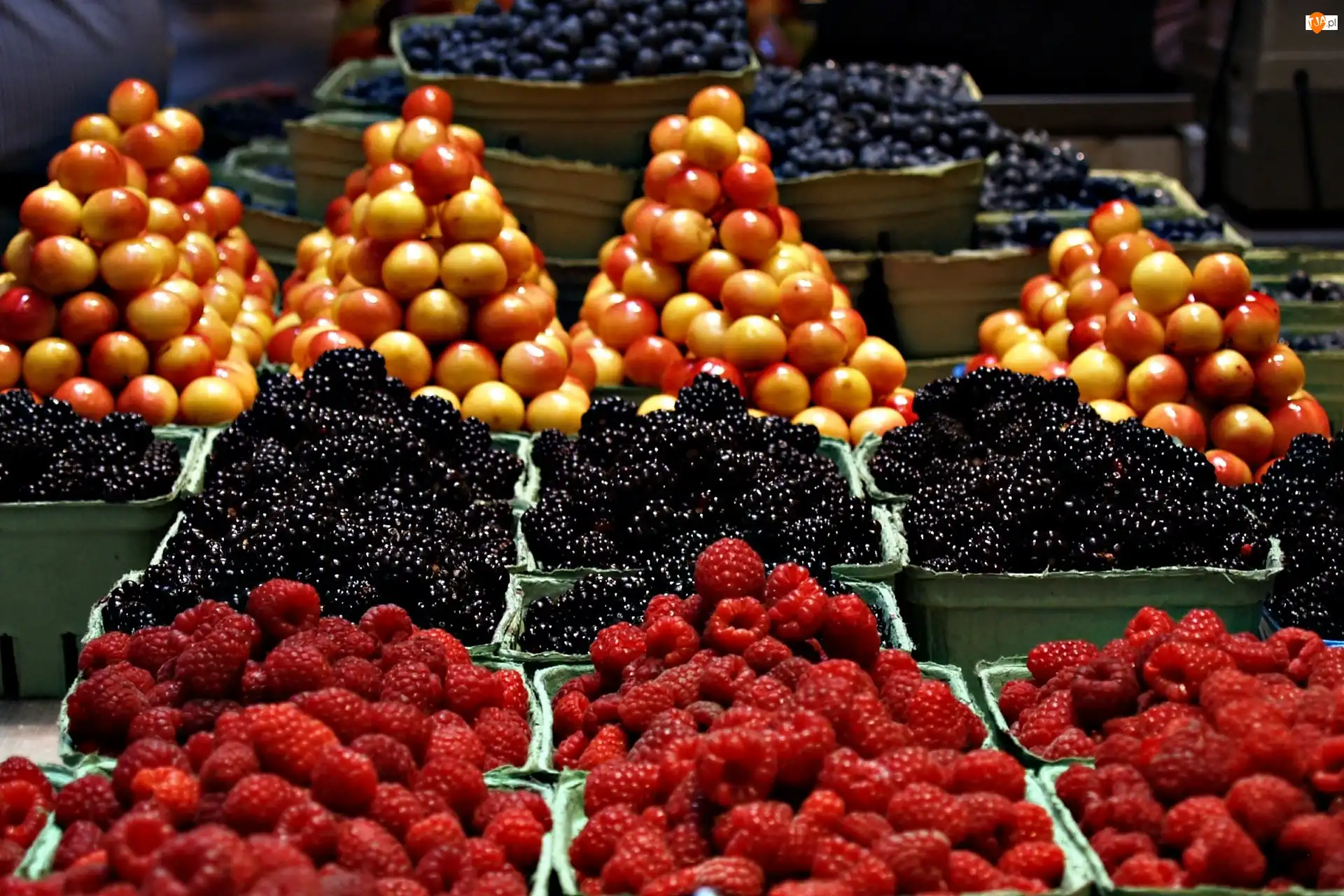 Owoce, Maliny, Jeżyny, Czereśnie