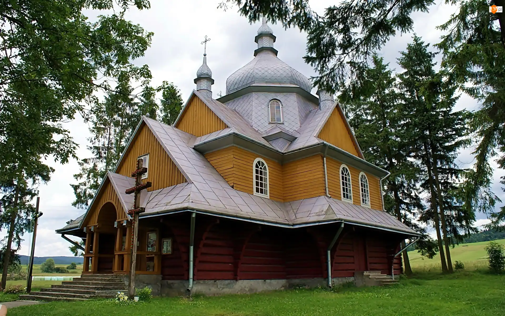 Kościółek, Pola, Drzewa, Drewniany