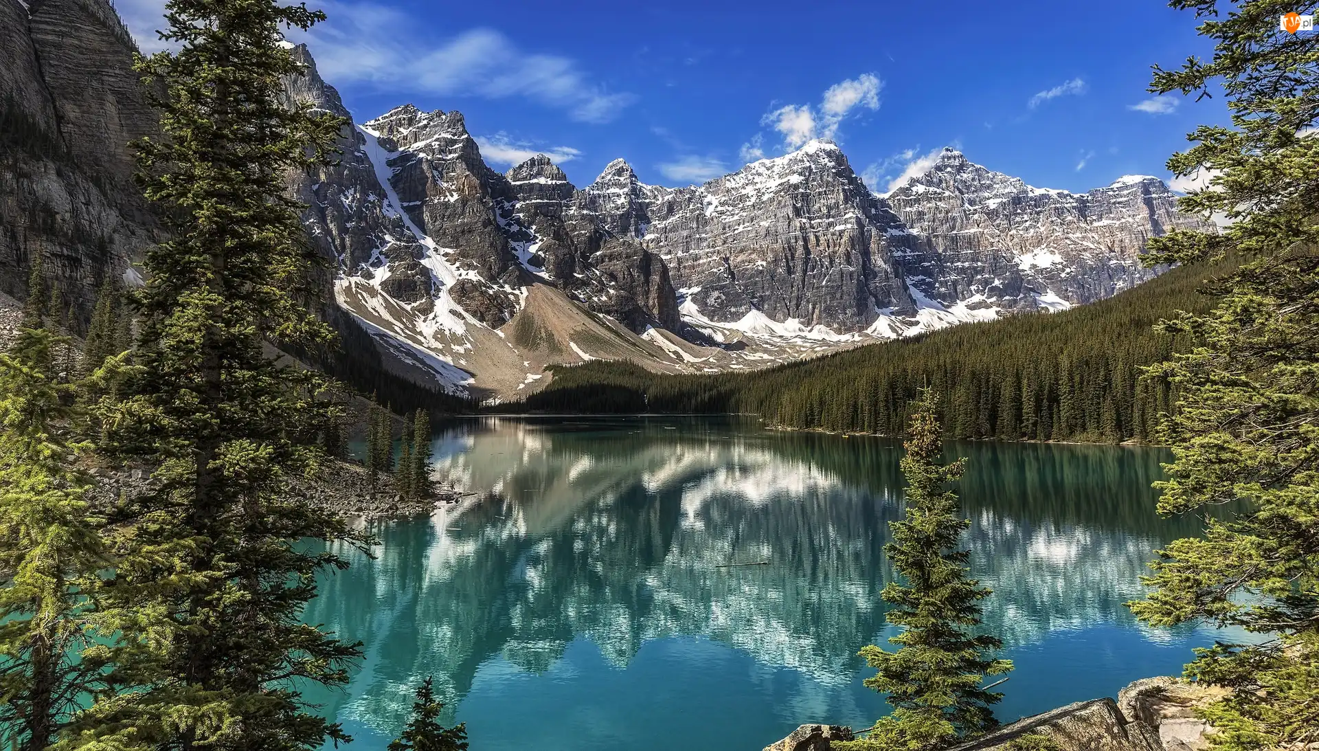 Odbicie, Alberta, Chmury, Drzewa, Góry, Park Narodowy Banff, Jezioro Moraine, Kanada, Las