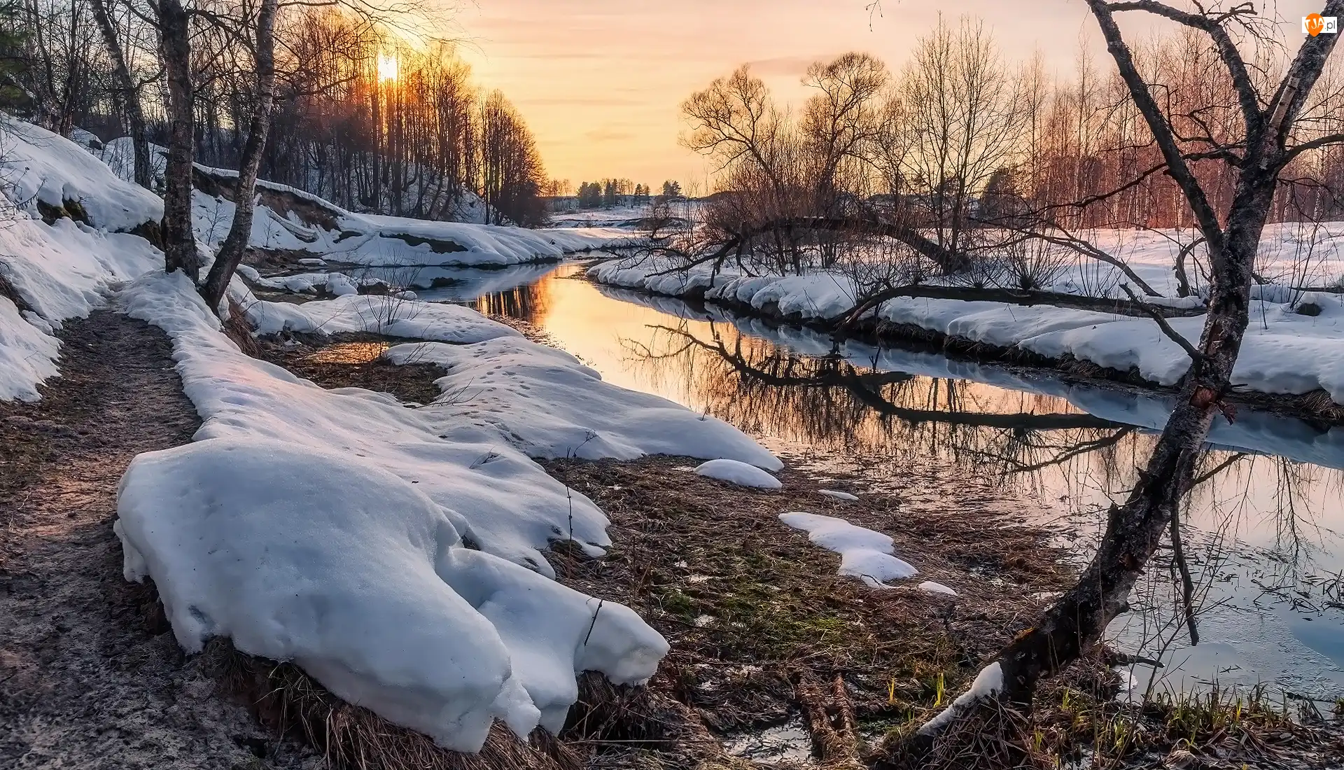 Śnieg, Wschód słońca, Rzeka, Zima, Drzewa
