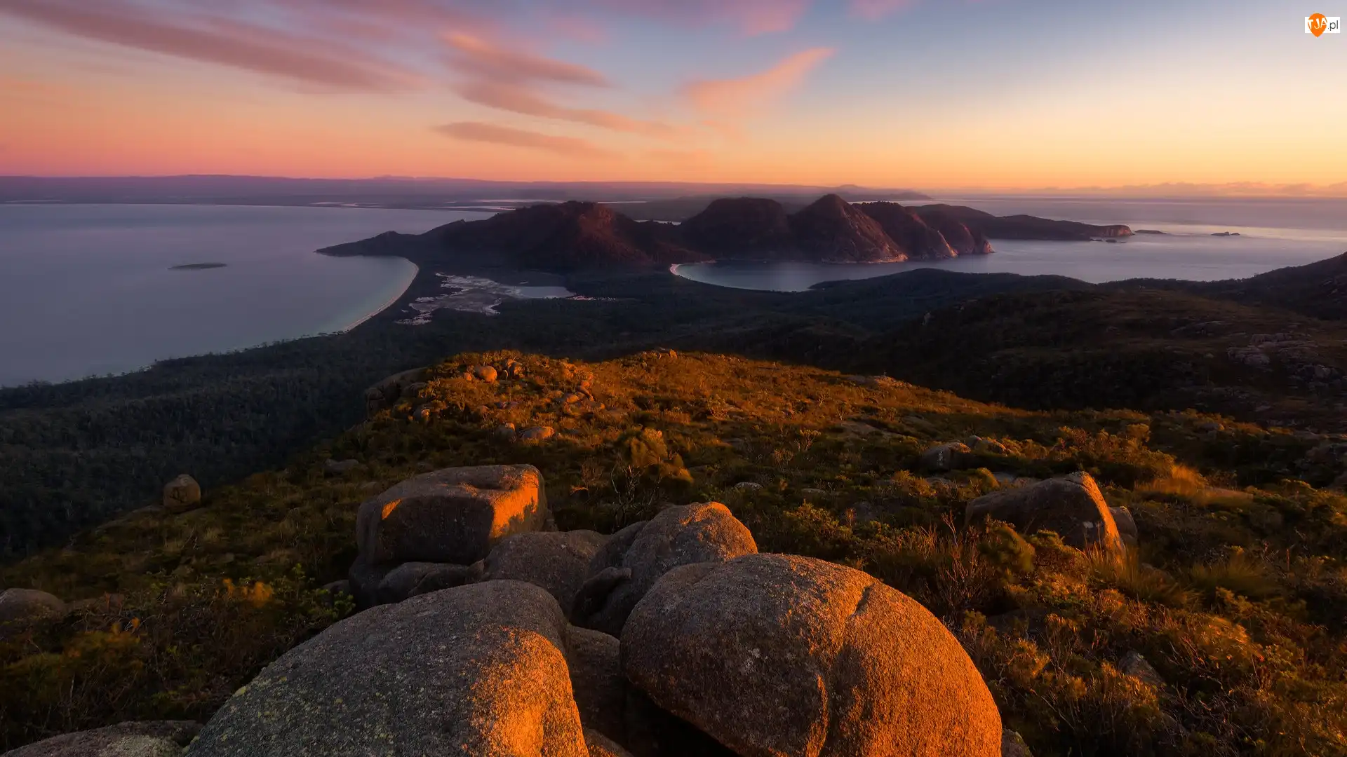Park Narodowy Freycineta, Morze, Wschód słońca, Tasmania, Skały, Półwysep Freycineta, Australia, Kamienie