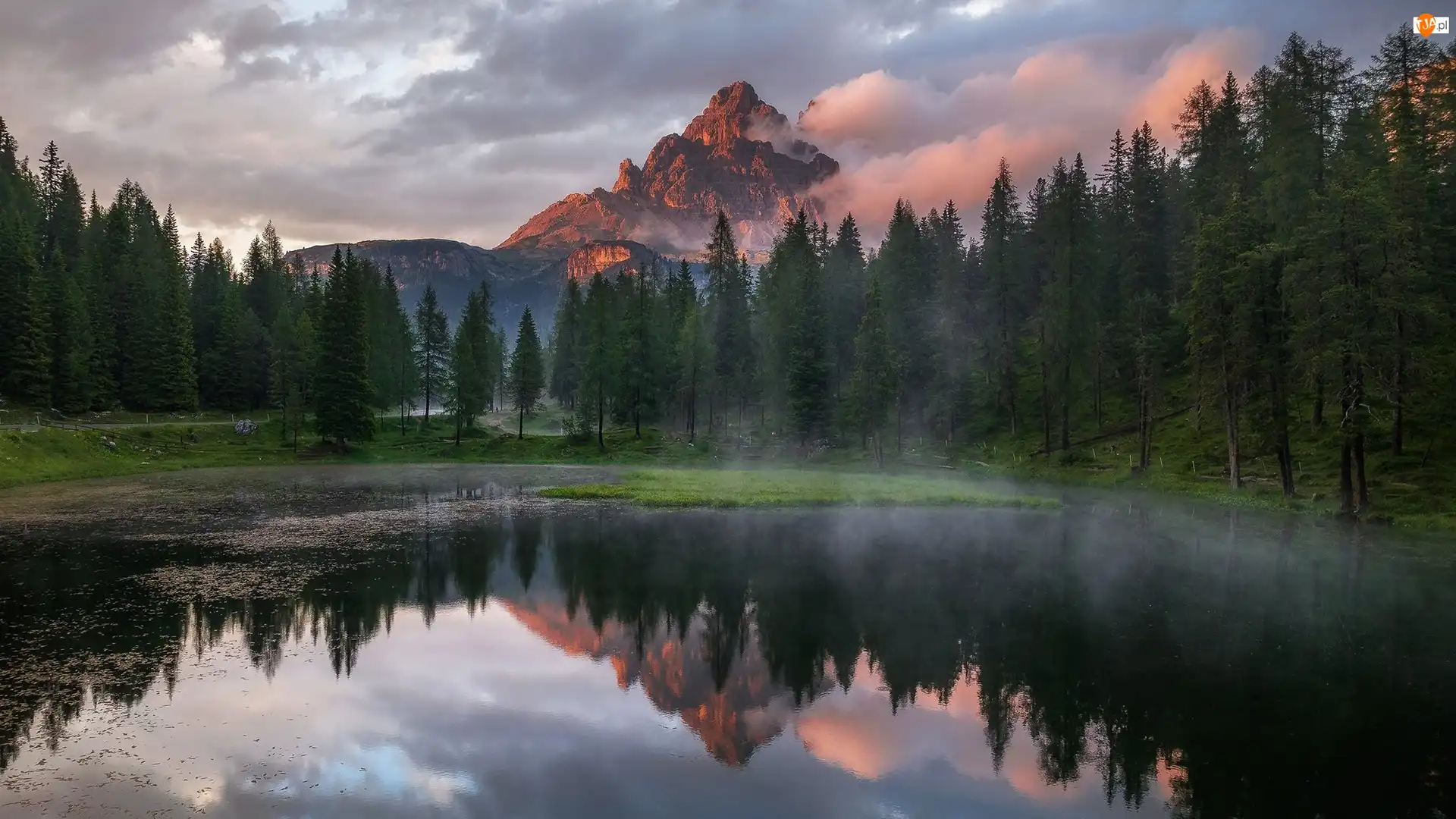 Włochy, Chmury, Odbicie, Drzewa, Antorno Lake, Jezioro, Dolomity, Góry, Masyw Tre Cime di Lavaredo, Prowincja Belluno