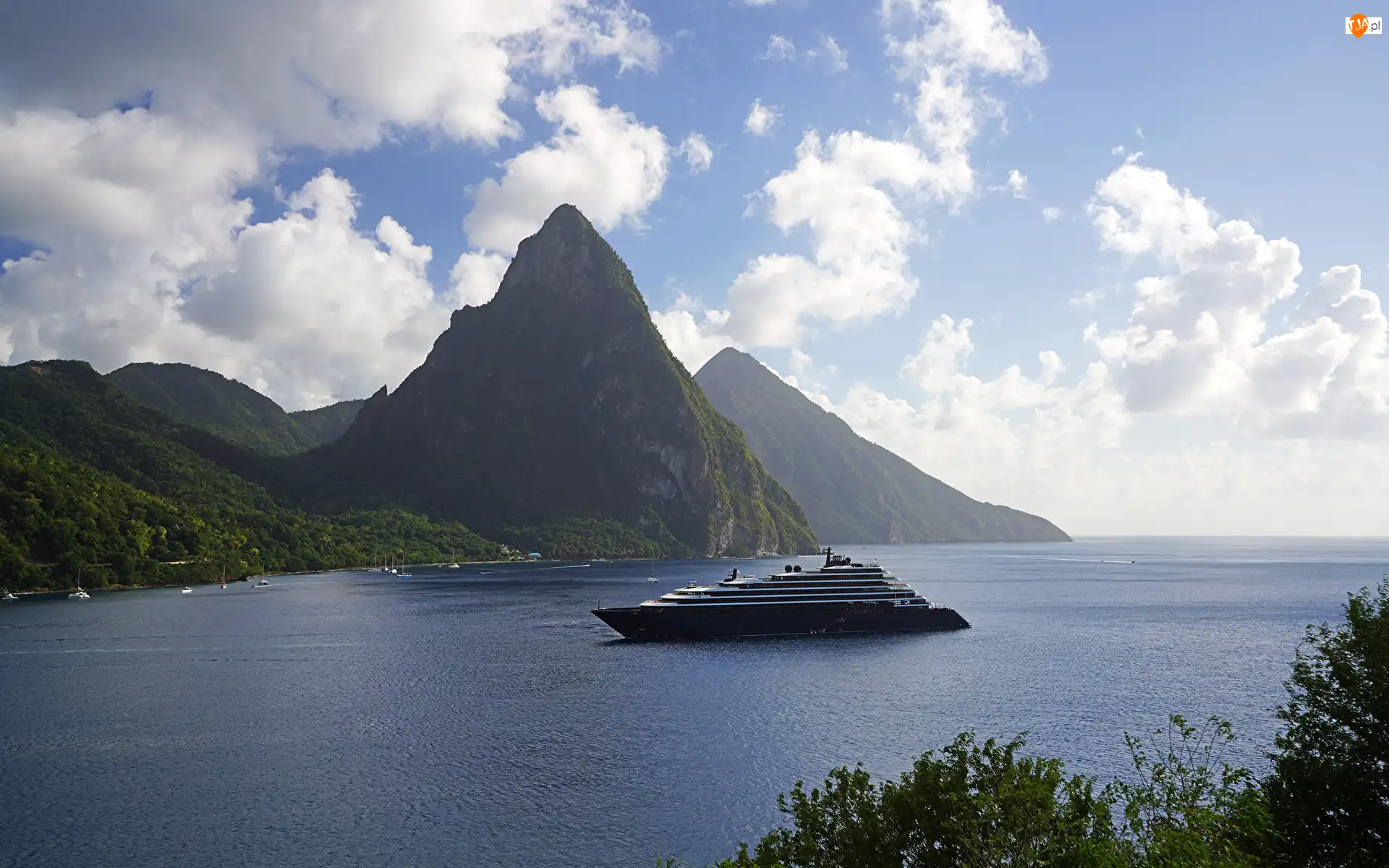 Góry, Saint Lucia, Skały, Statek, Gros Piton, Morze Karaibskie
